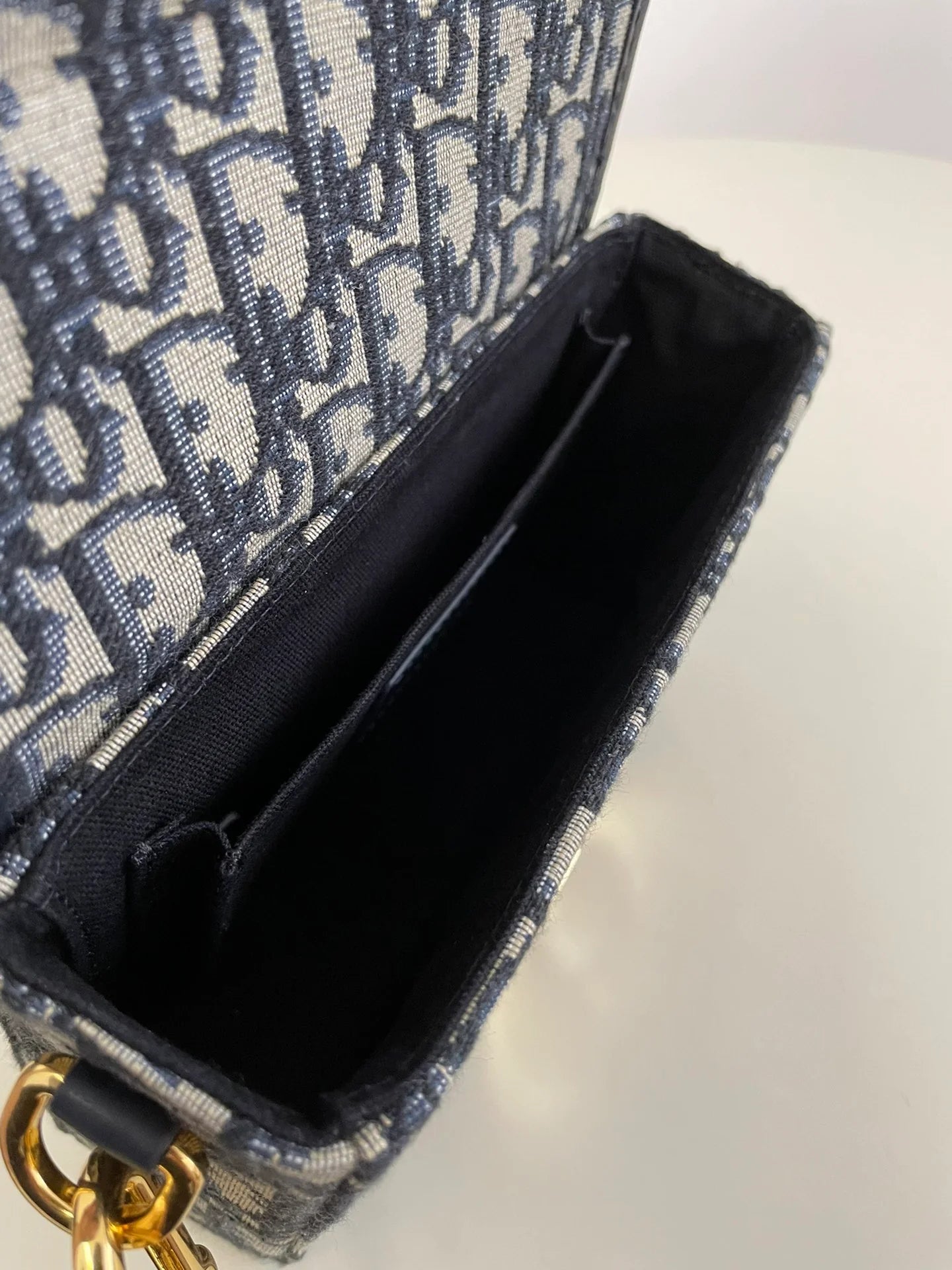 DIOR 30 MONTAIGNE