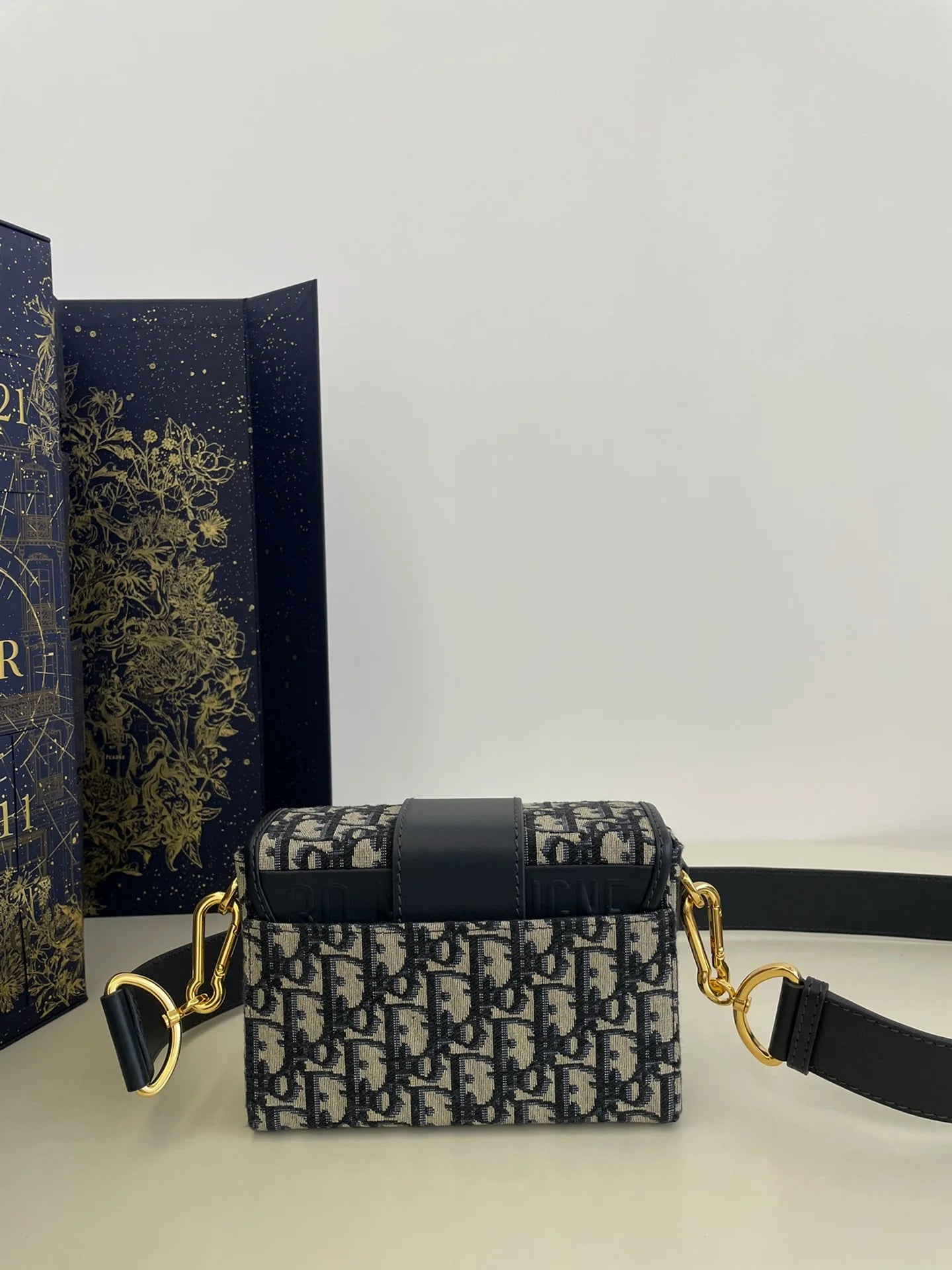 DIOR 30 MONTAIGNE
