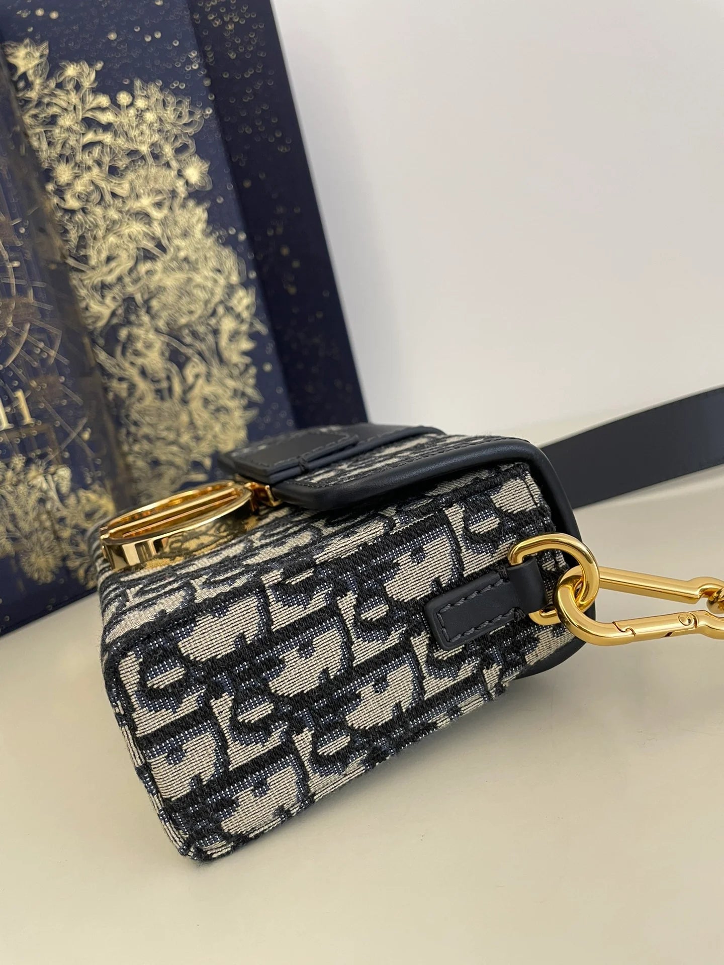 DIOR 30 MONTAIGNE