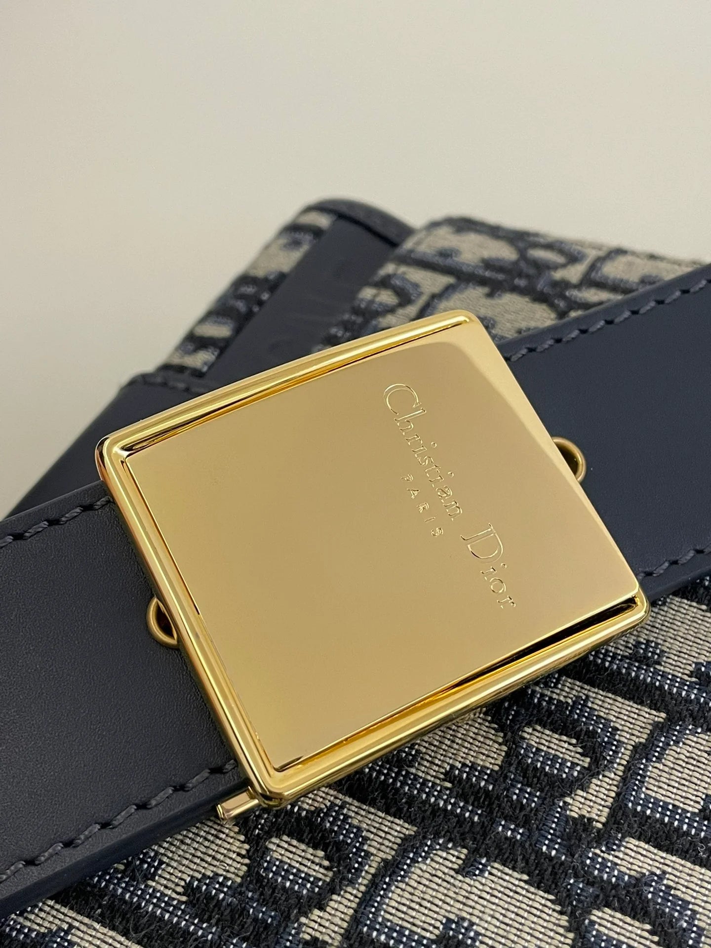 DIOR 30 MONTAIGNE