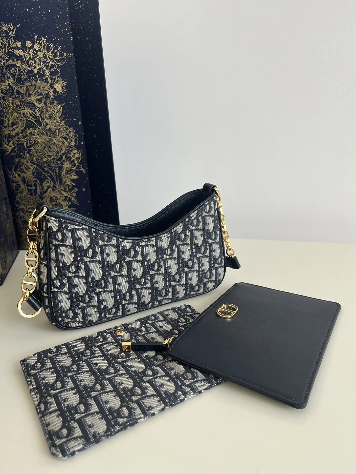 DIOR 30 MONTAIGNE