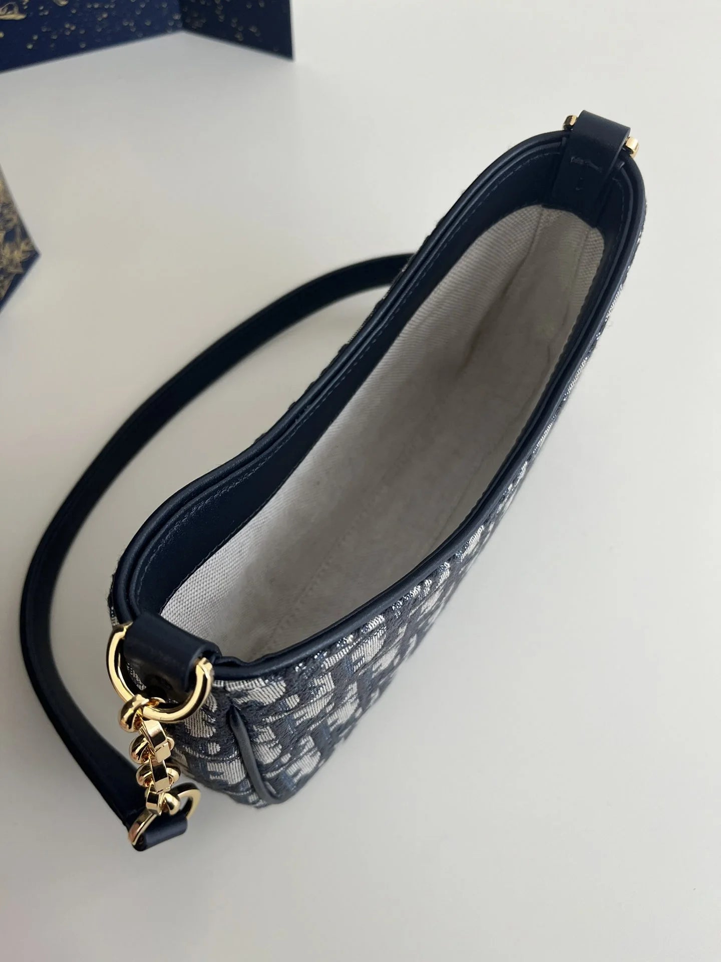 DIOR 30 MONTAIGNE