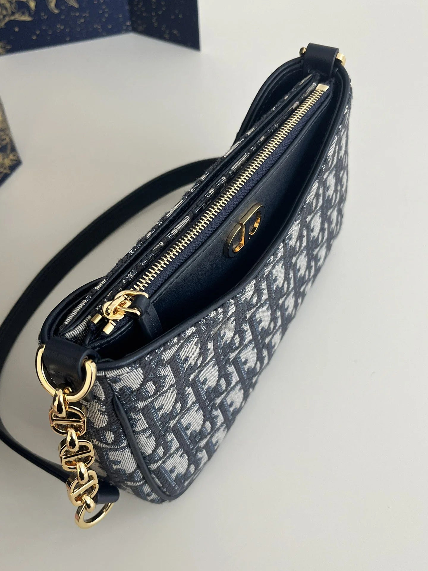 DIOR 30 MONTAIGNE