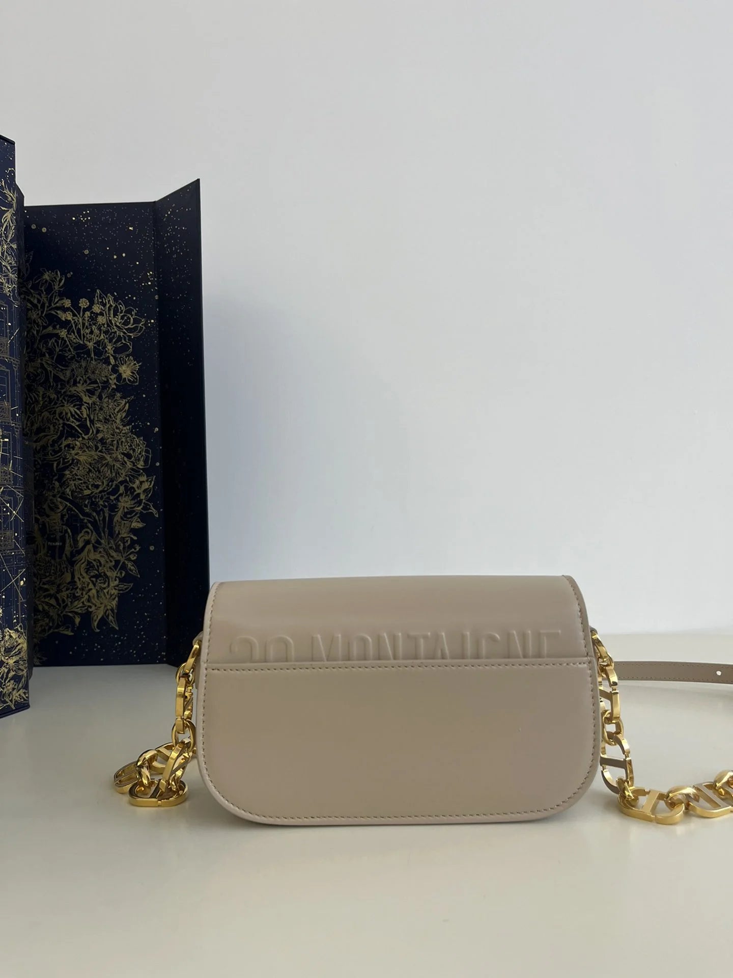 DIOR 30 MONTAIGNE