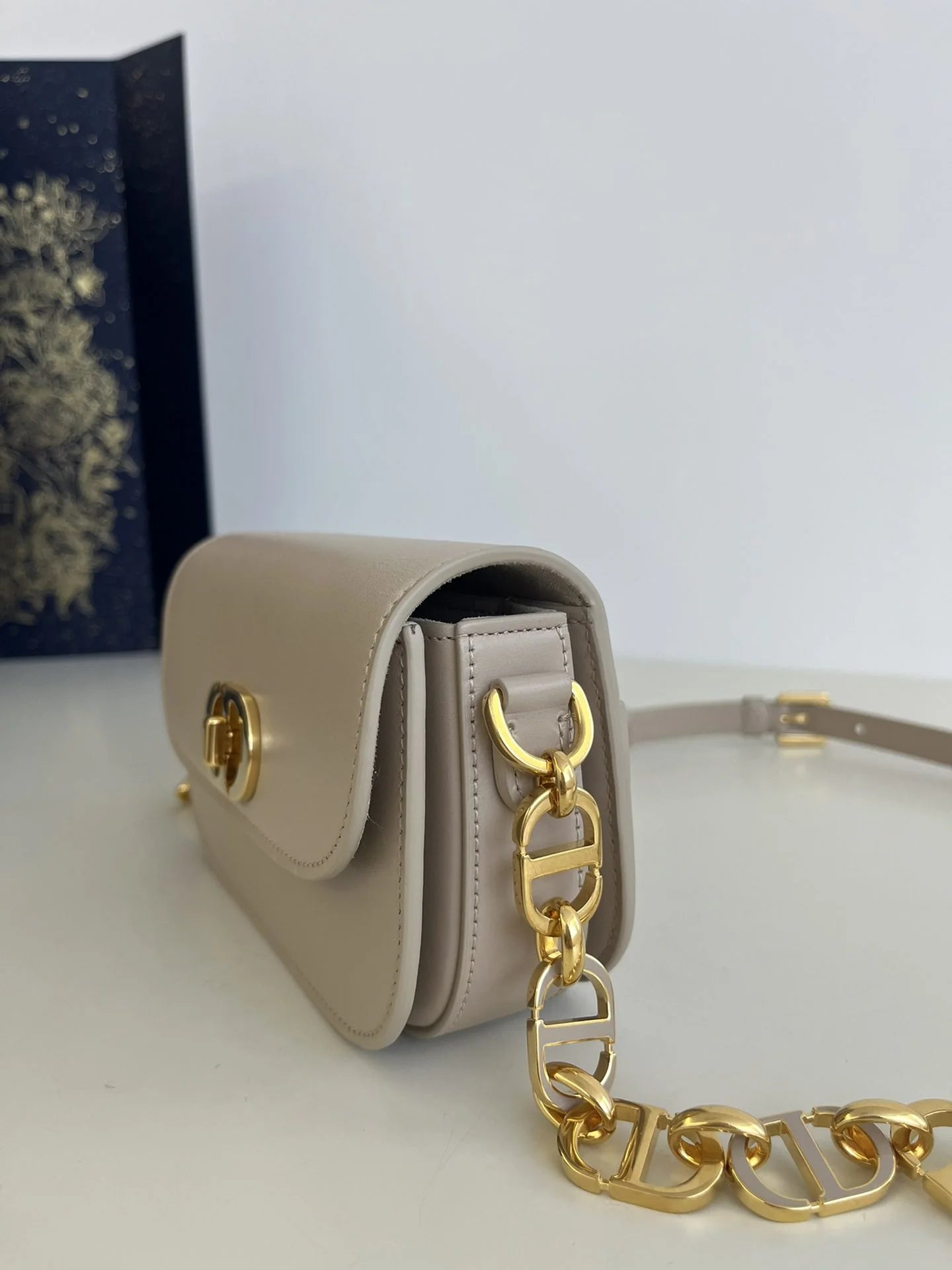 DIOR 30 MONTAIGNE