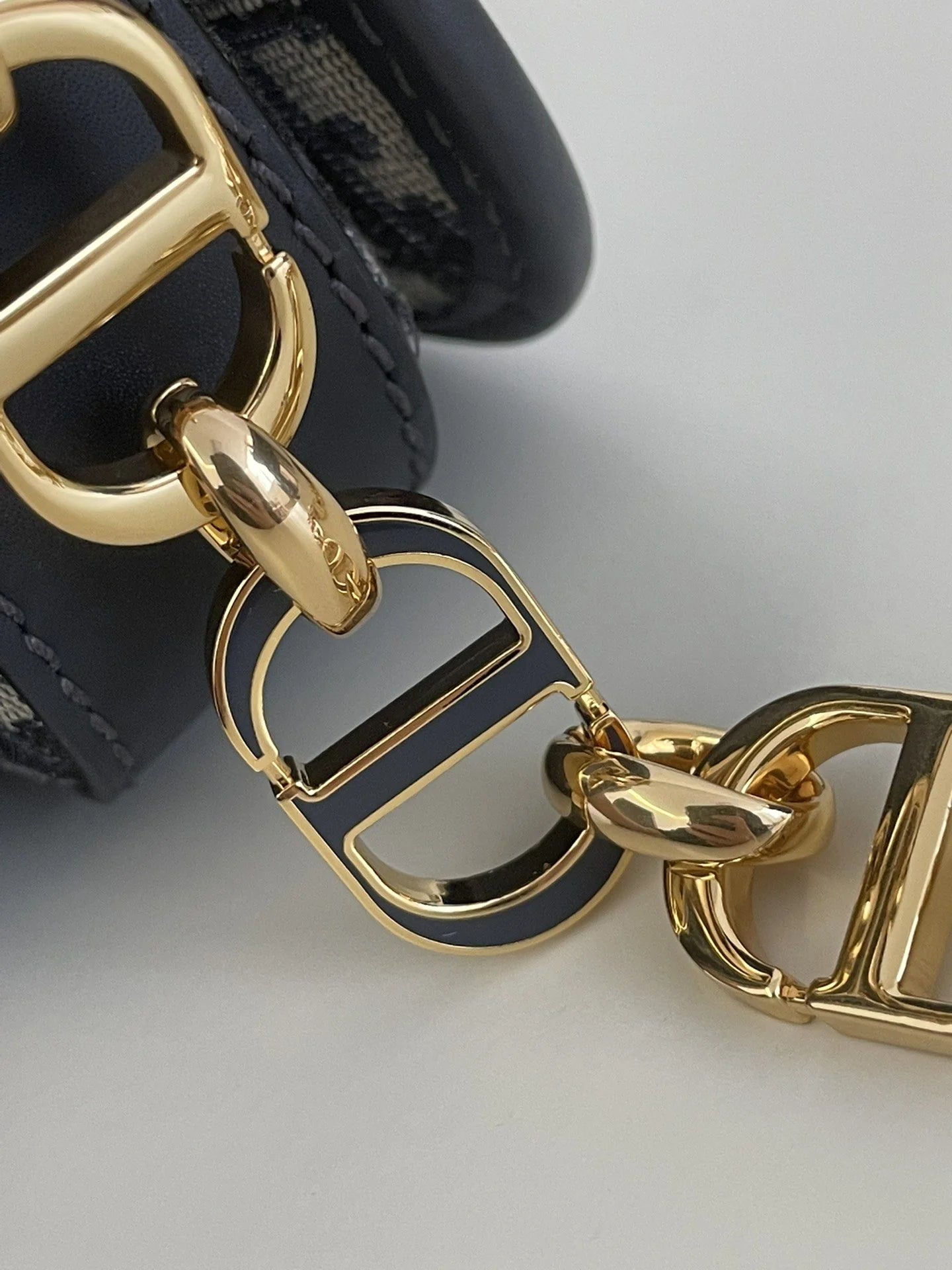 DIOR 30 MONTAIGNE