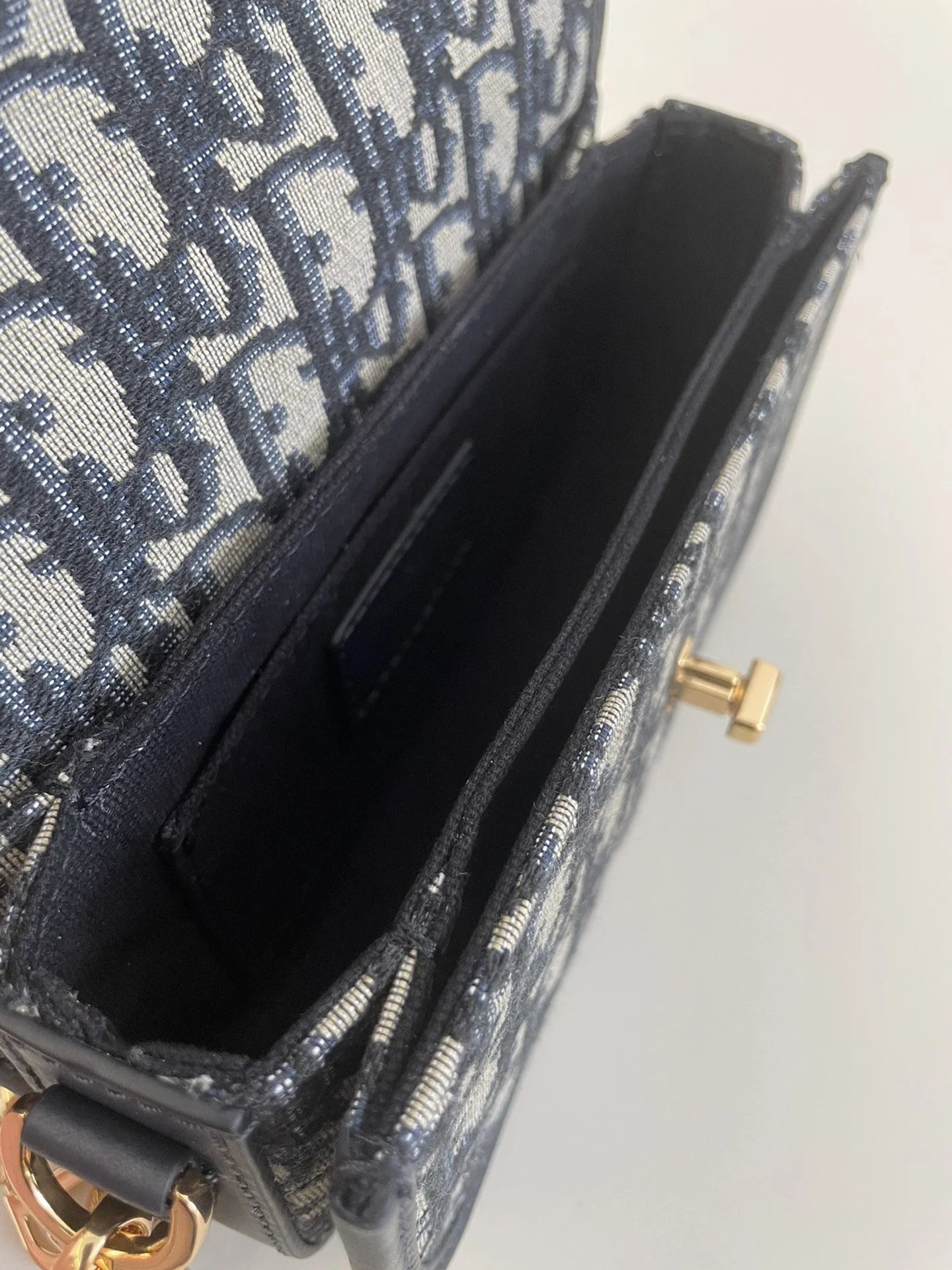 DIOR 30 MONTAIGNE