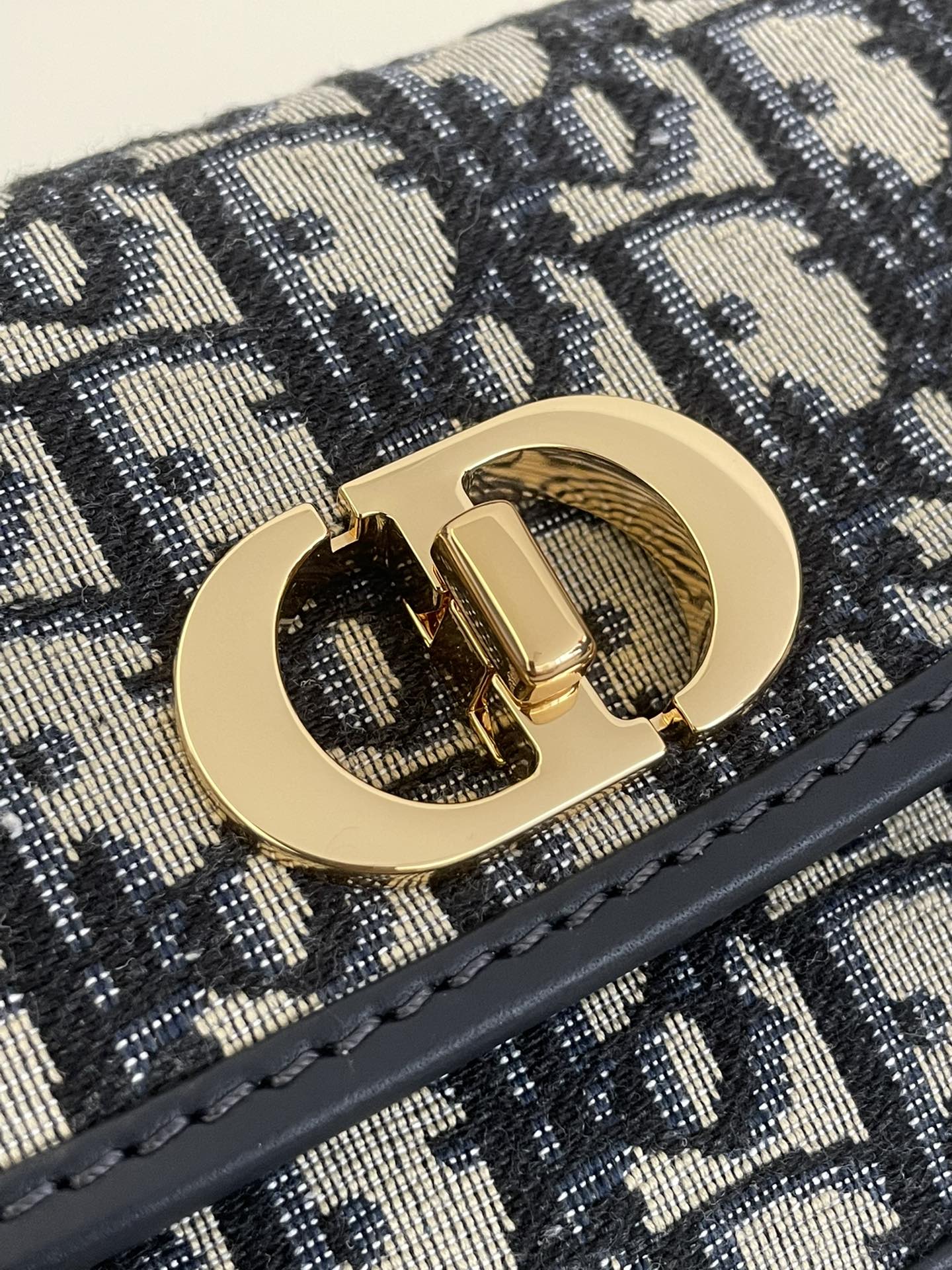 DIOR 30 MONTAIGNE