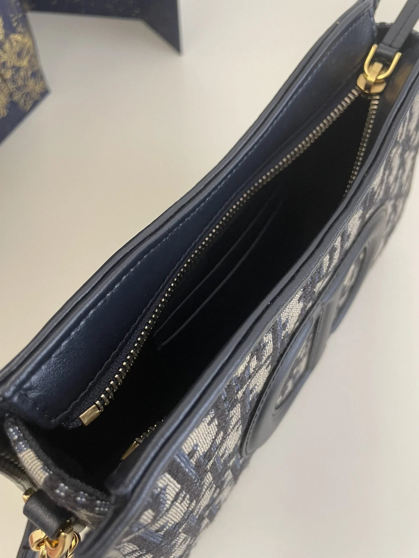 DIOR 30 MONTAIGNE