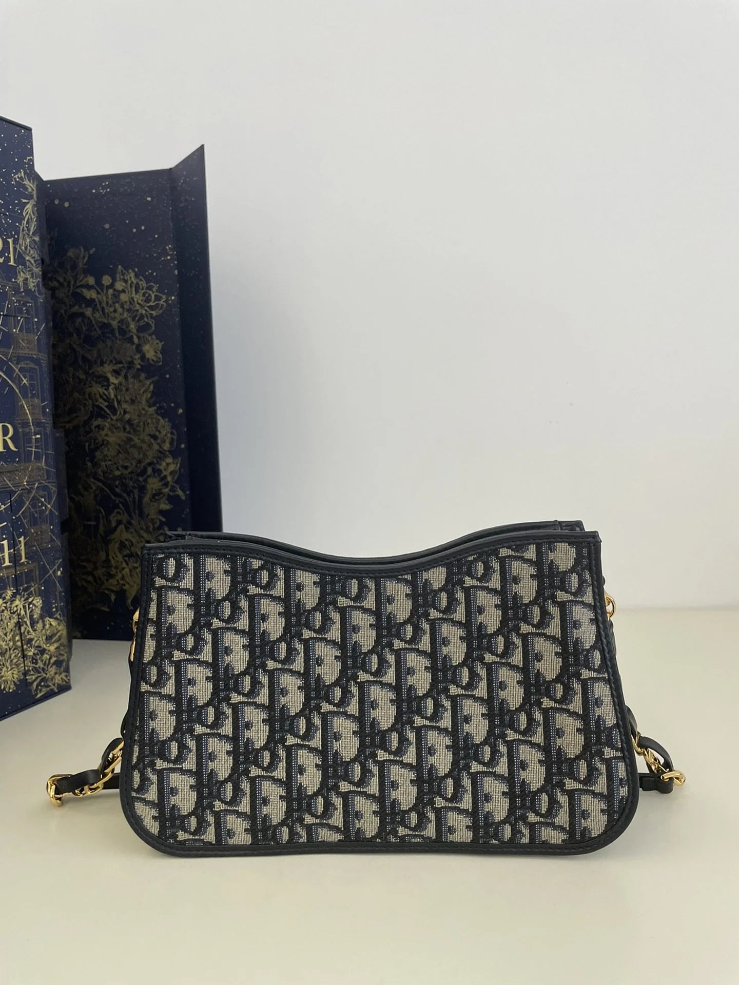 DIOR 30 MONTAIGNE
