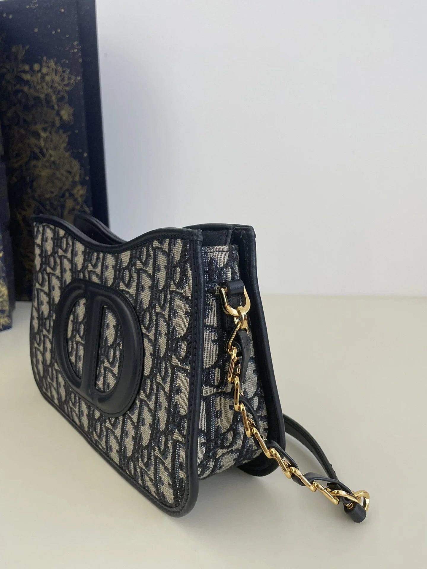 DIOR 30 MONTAIGNE