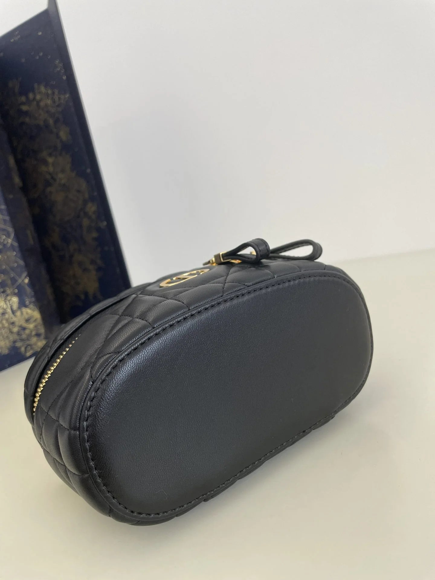 DIOR 30 MONTAIGNE