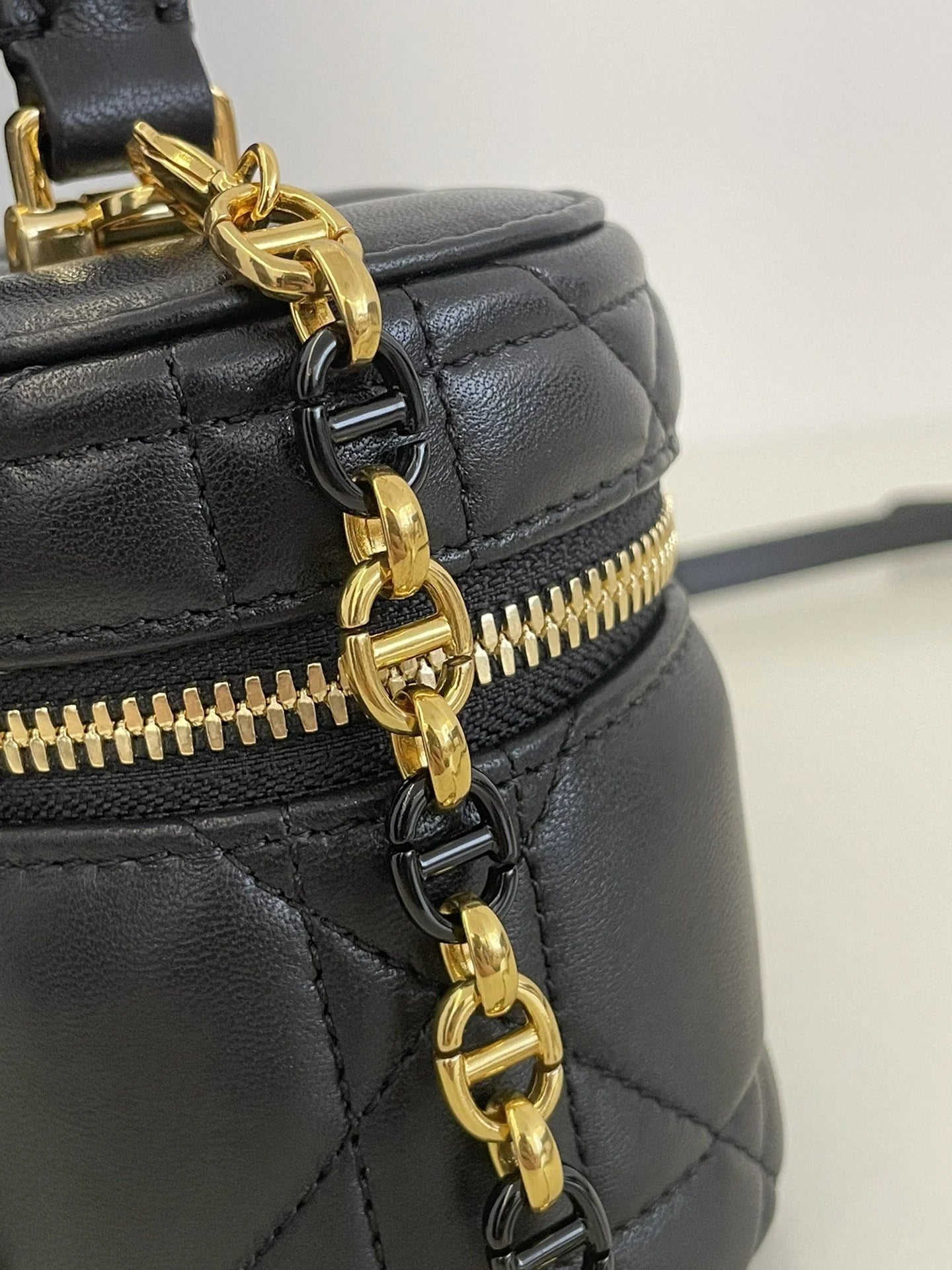 DIOR 30 MONTAIGNE