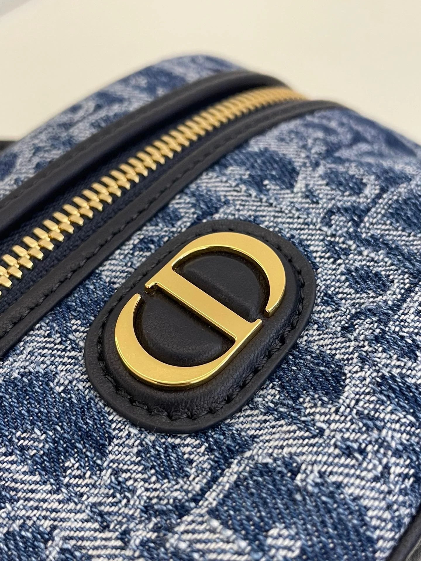 DIOR 30 MONTAIGNE