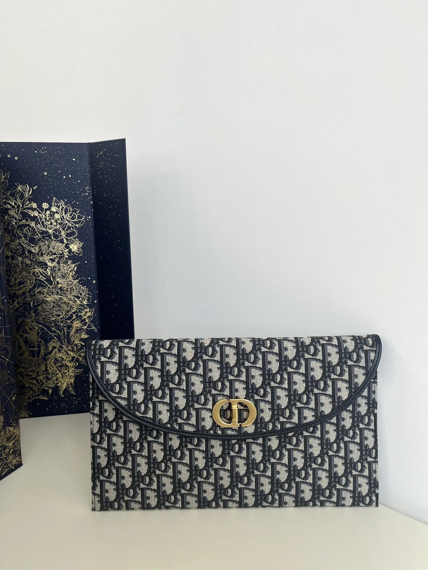 DIOR 30 MONTAIGNE