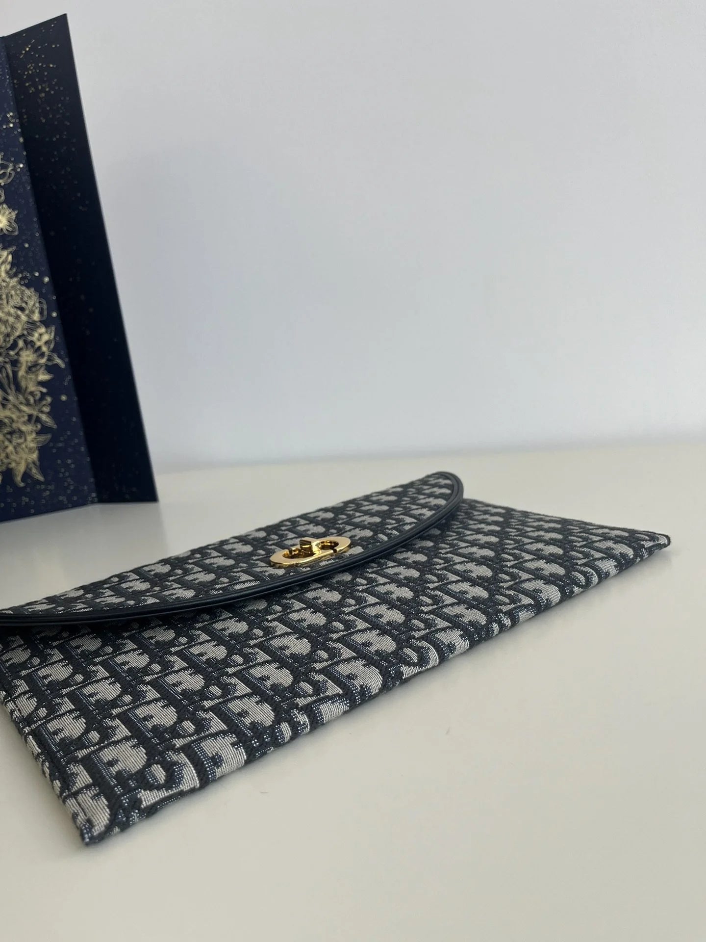 DIOR 30 MONTAIGNE
