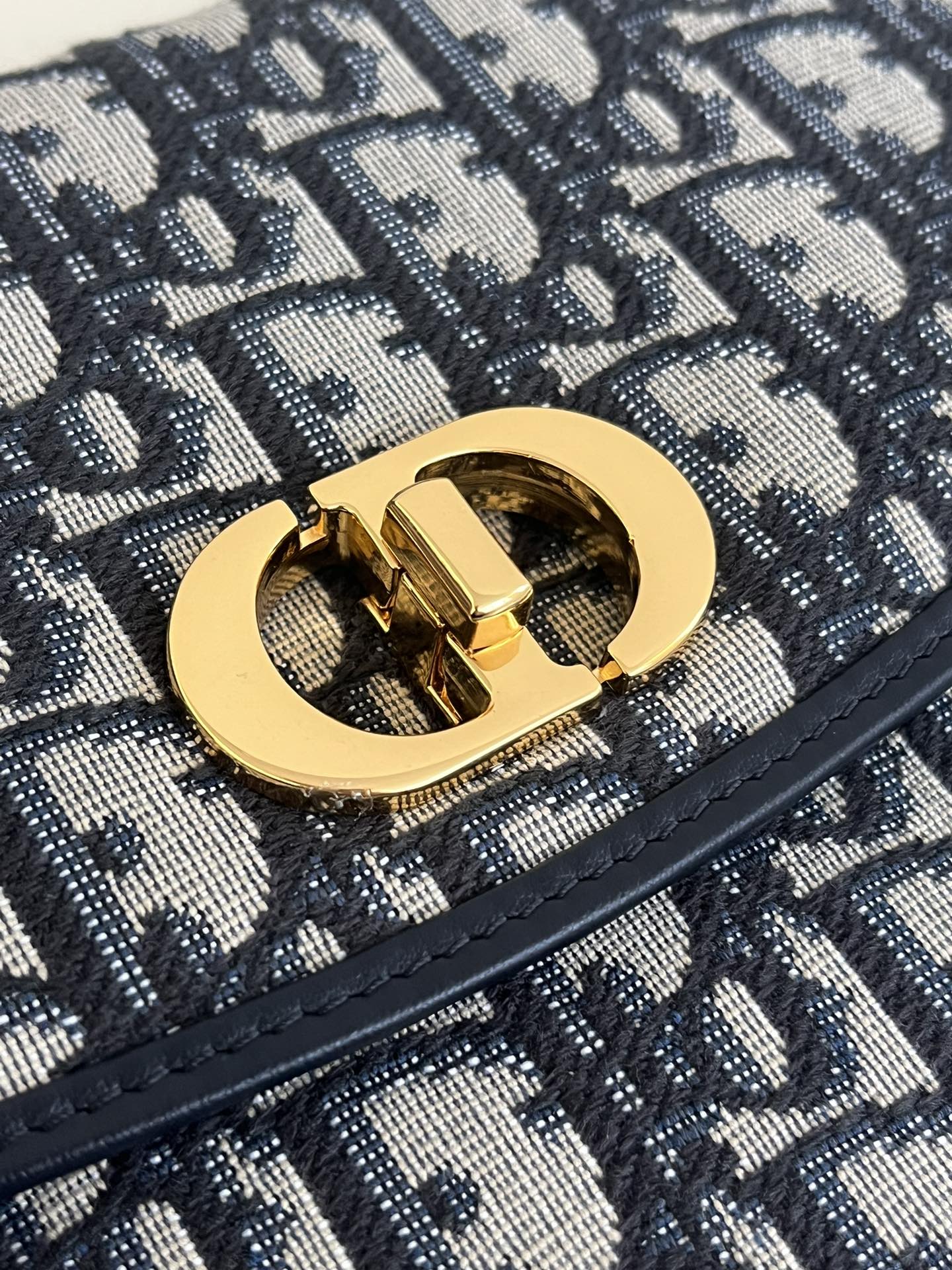 DIOR 30 MONTAIGNE