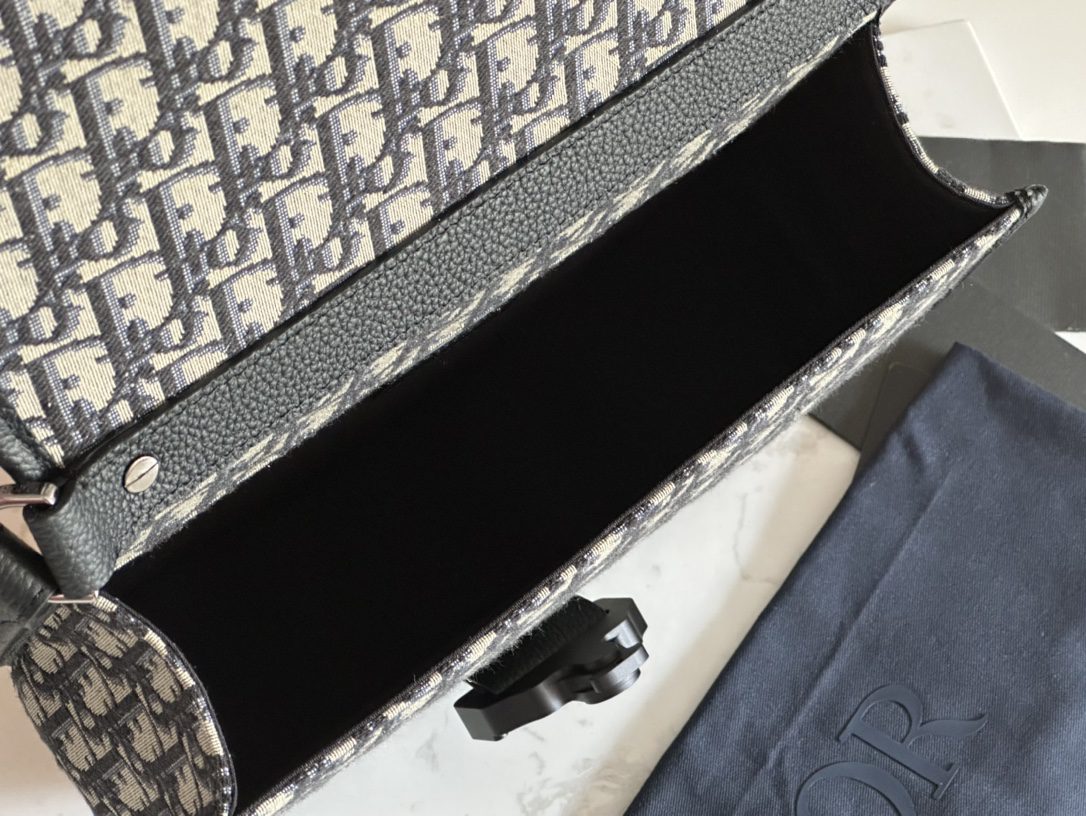 DIOR BAG