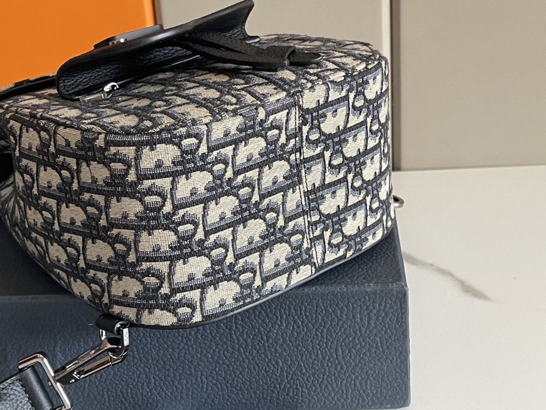 DIOR BAG