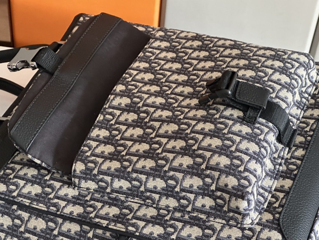 DIOR BAG