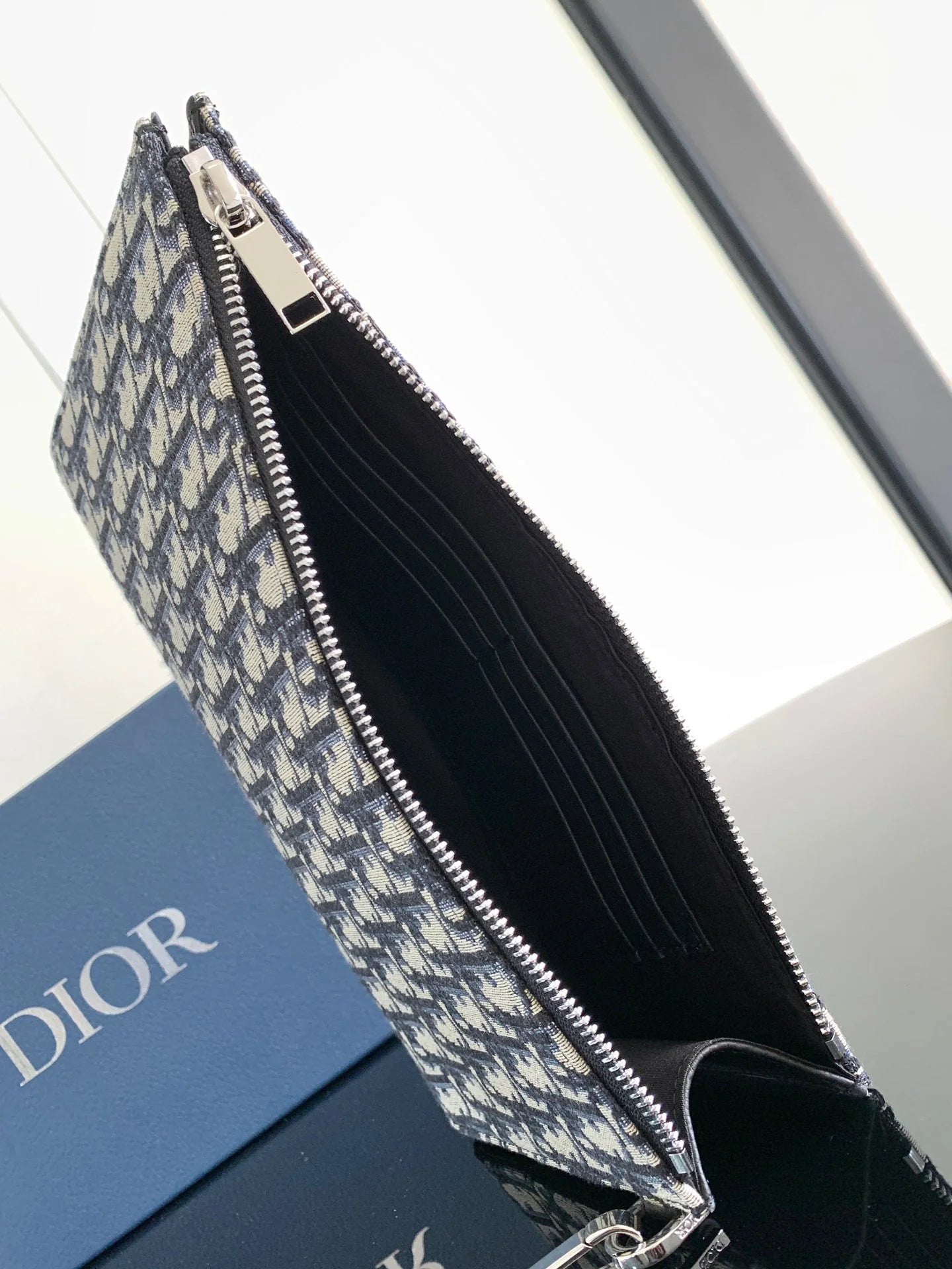 DIOR CLUTCH