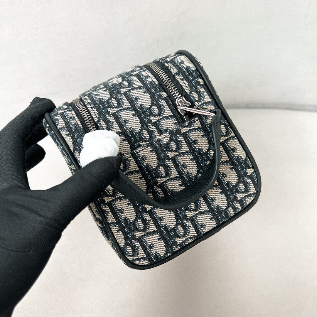 DIOR CLUTCH