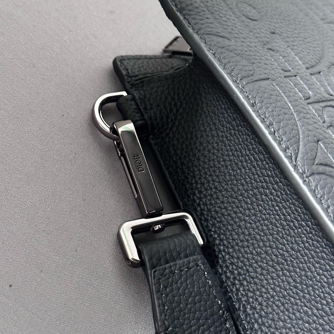 DIOR CLUTCH