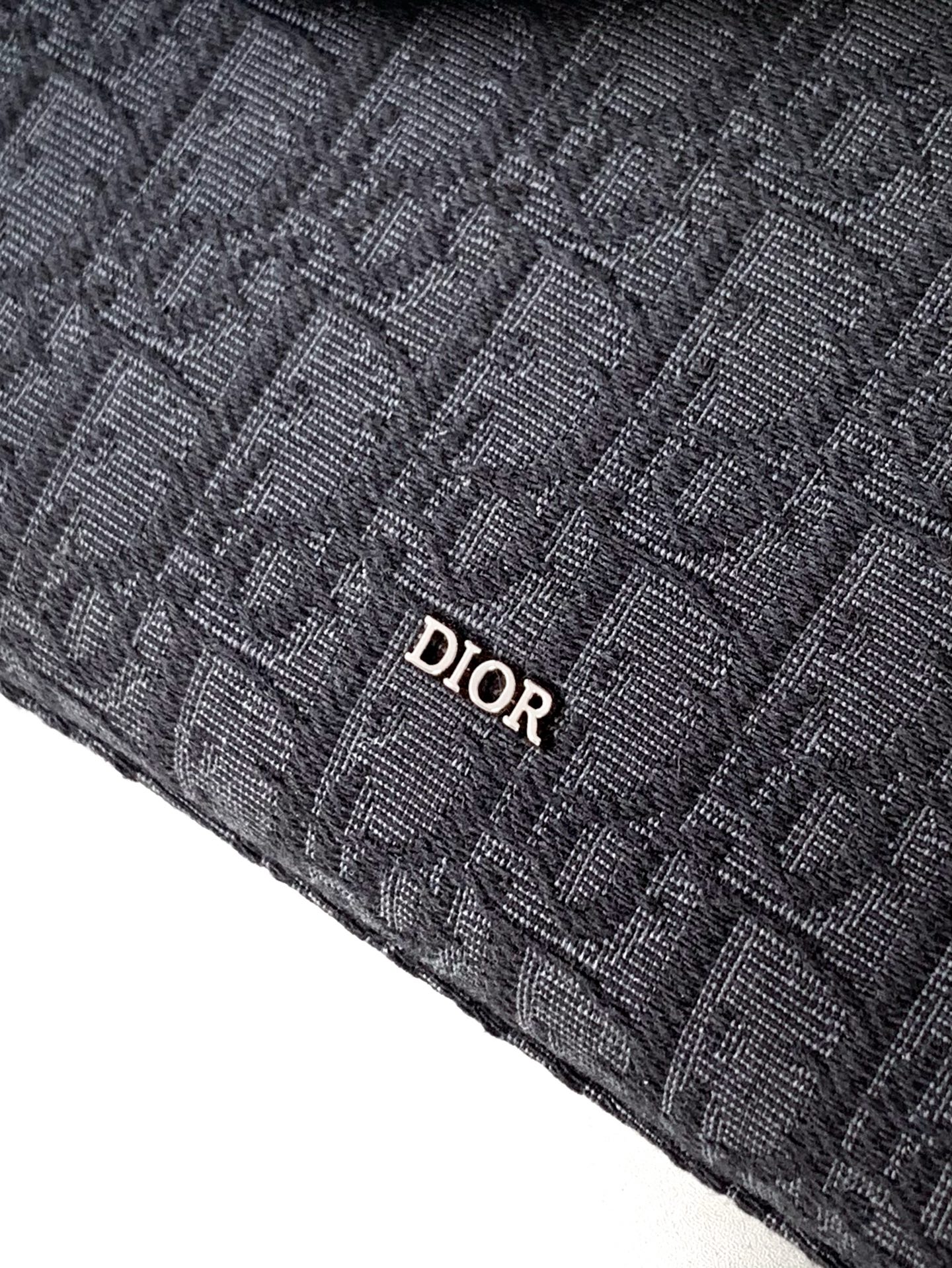 DIOR CLUTCH