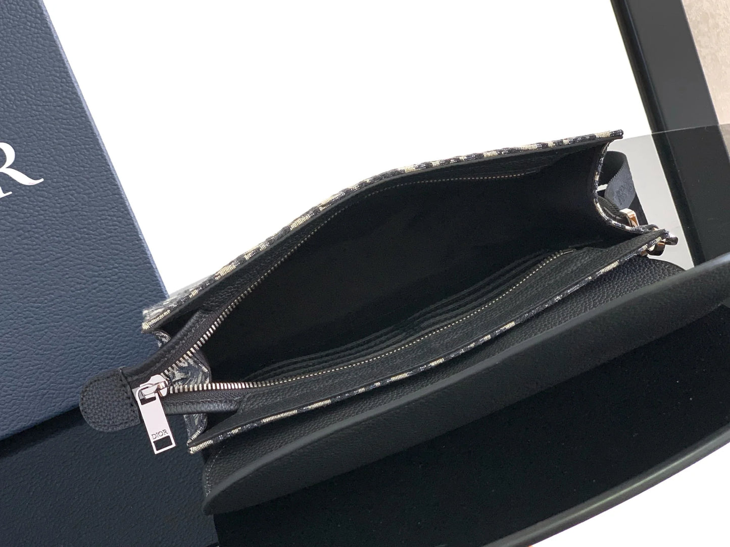 DIOR CLUTCH