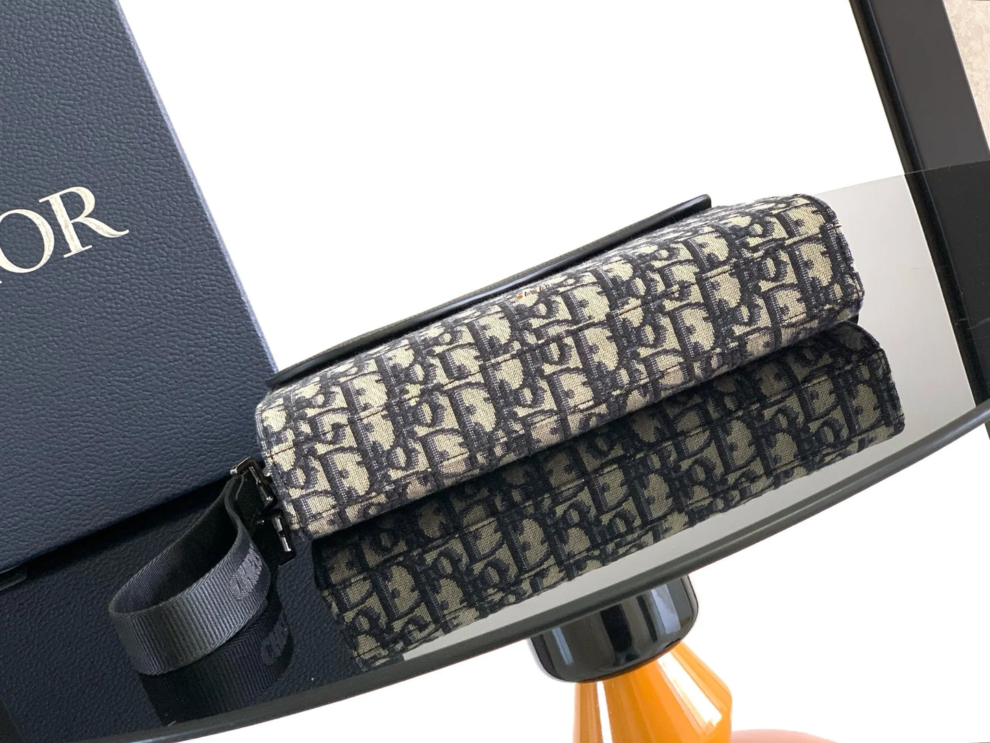 DIOR CLUTCH