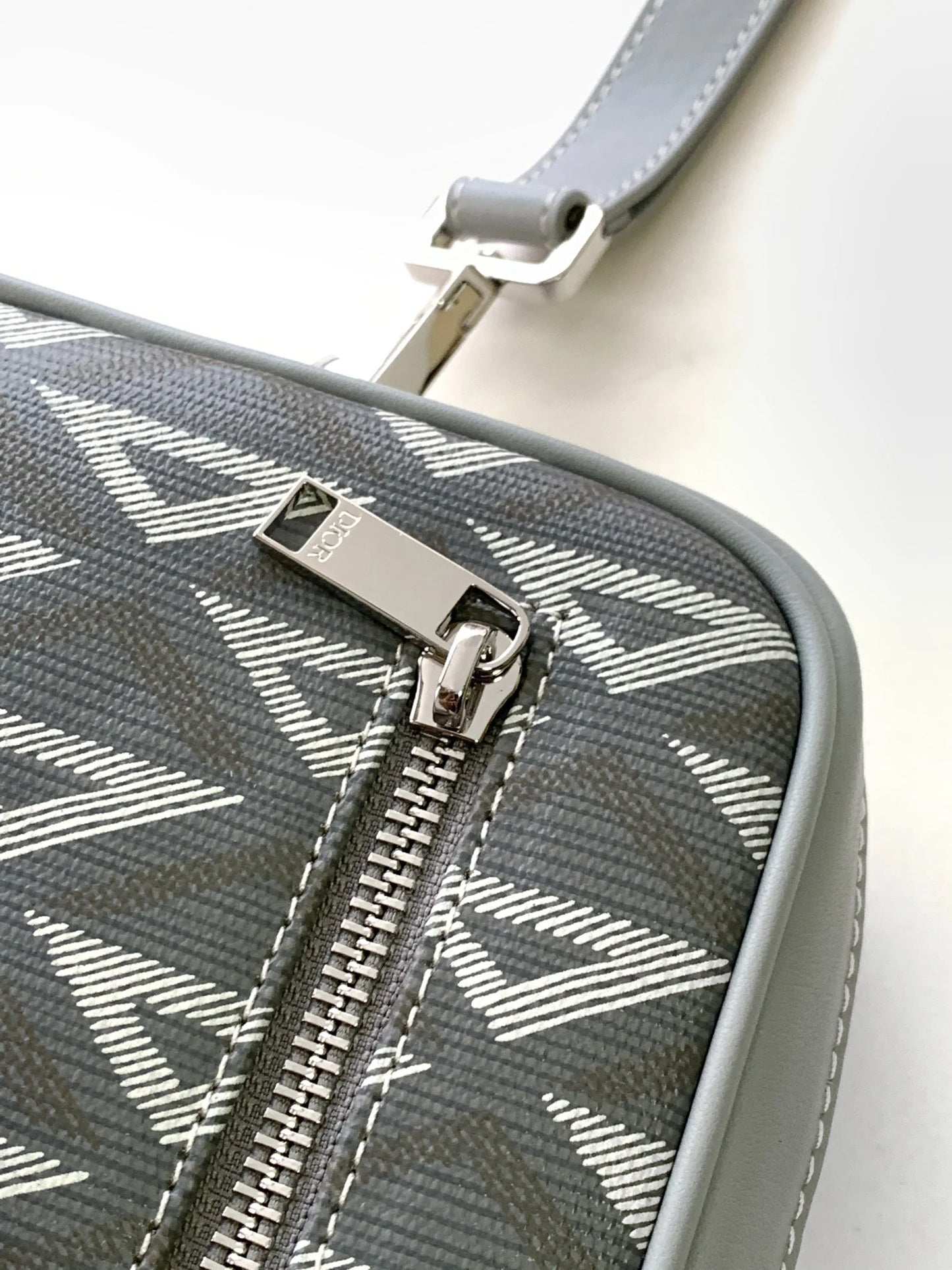 DIOR CLUTCH