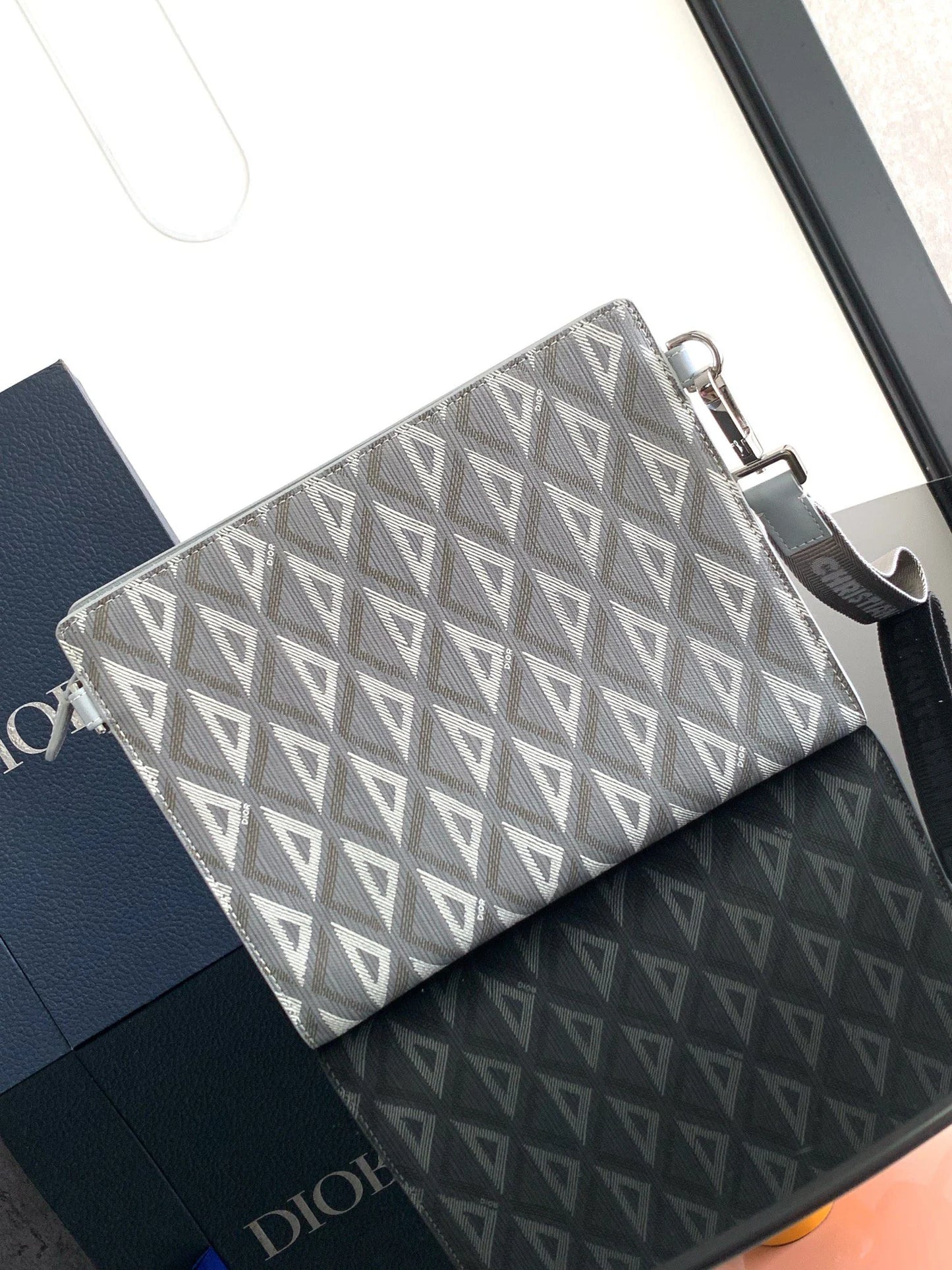 DIOR CLUTCH