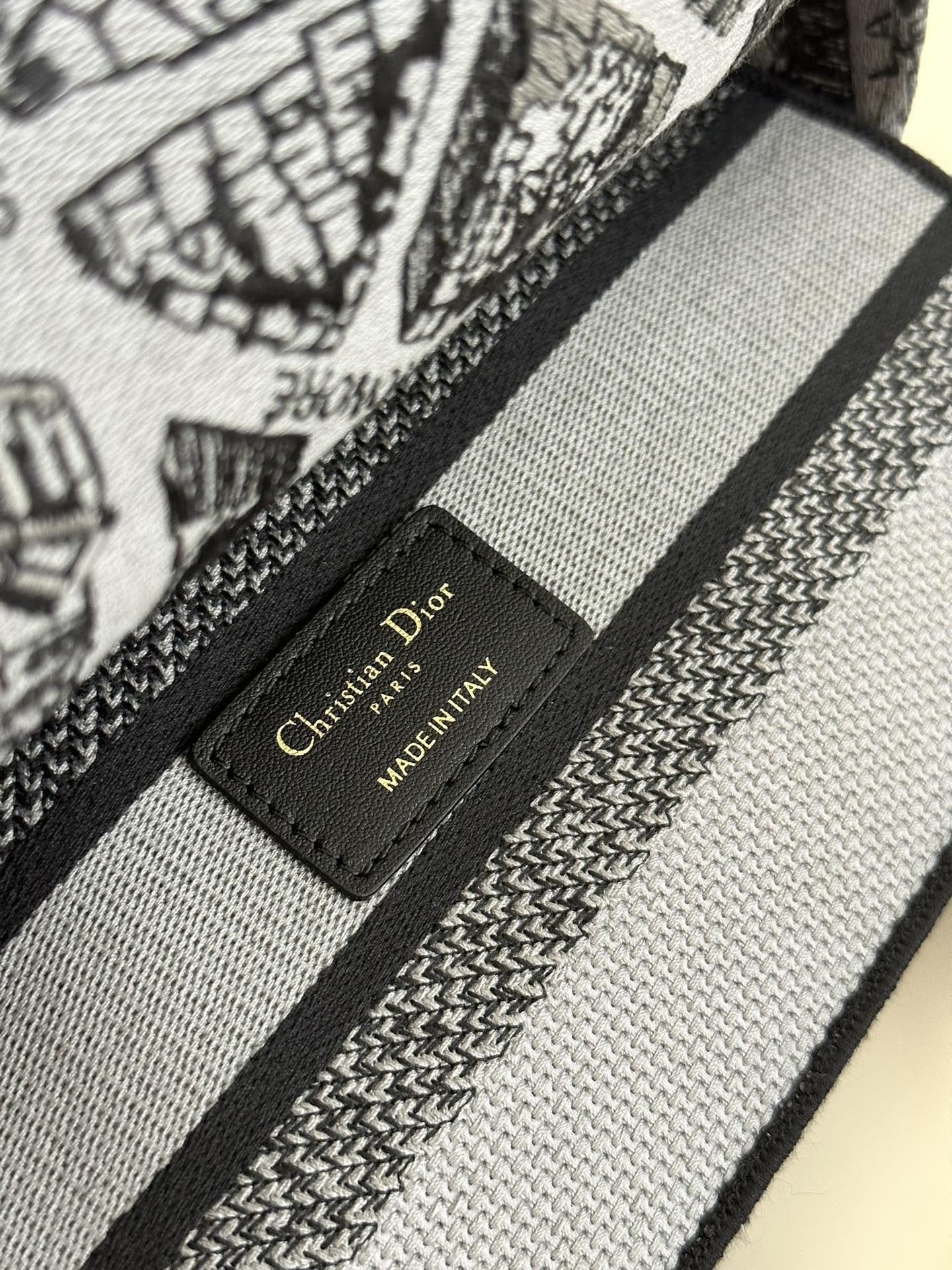 DIOR D JOY BAG