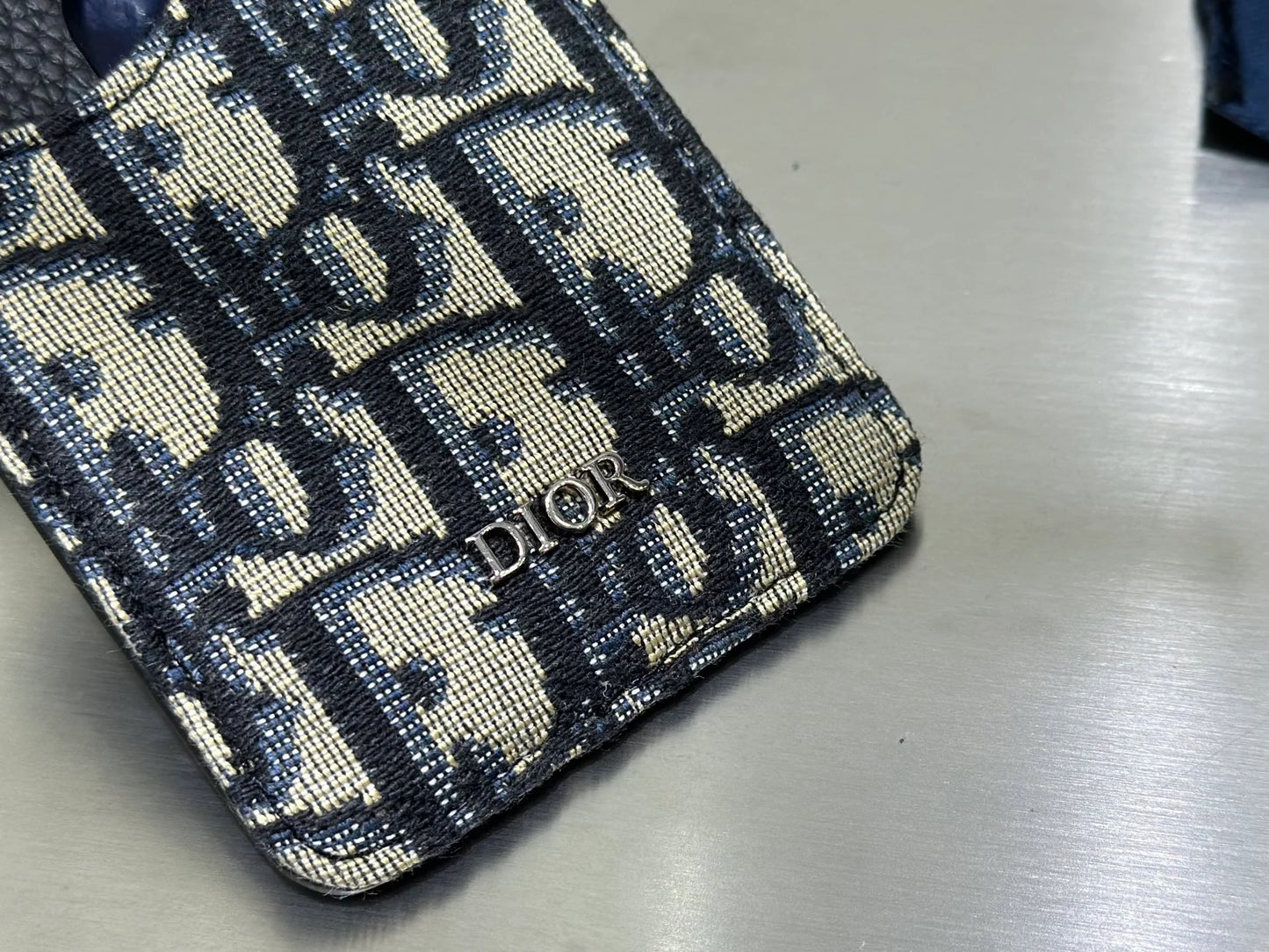 DIOR MAGSAFE