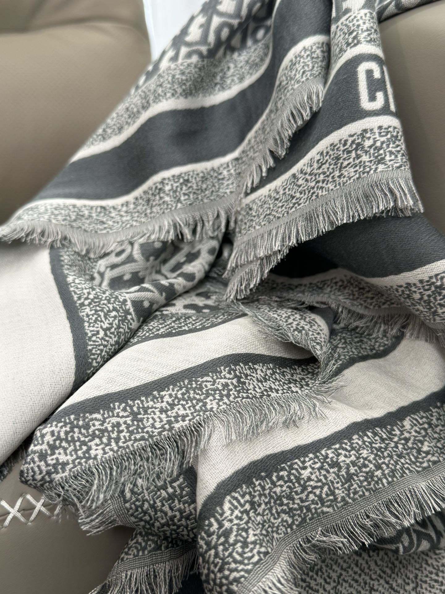 DIOR SCARF