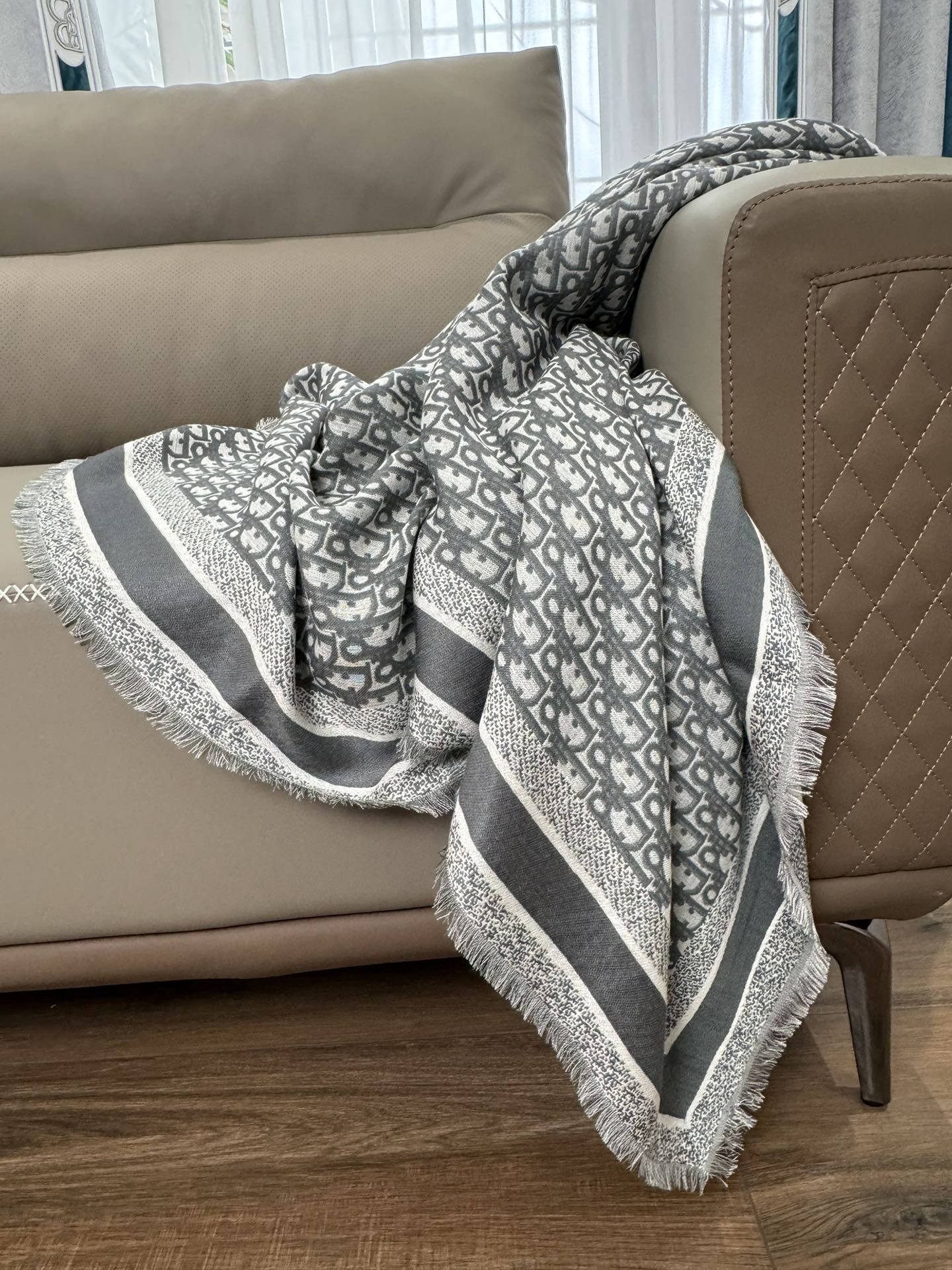 DIOR SCARF