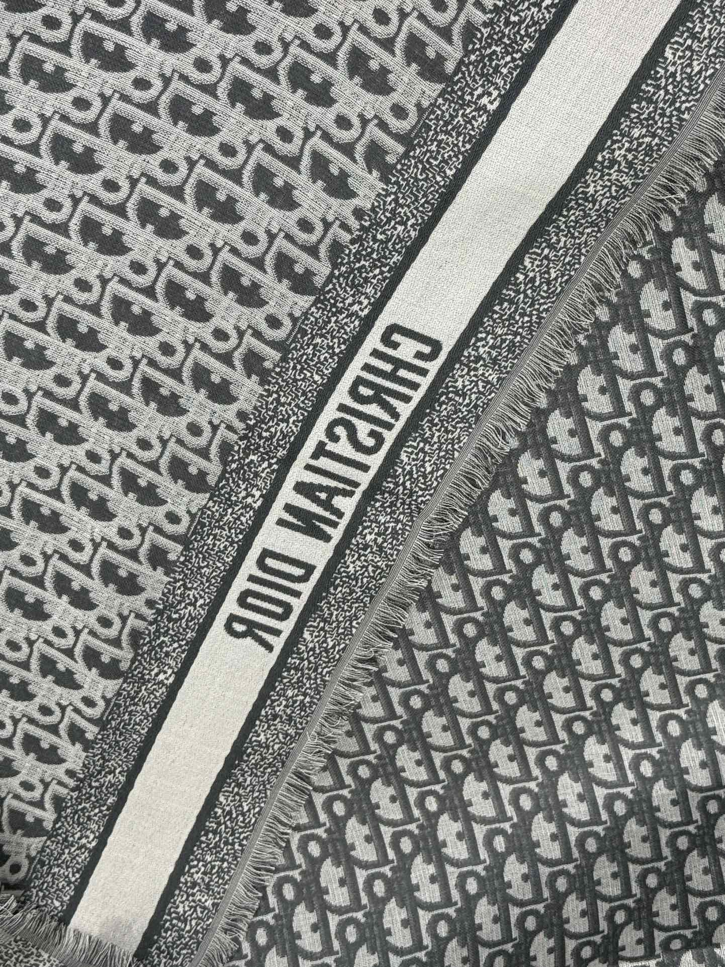 DIOR SCARF