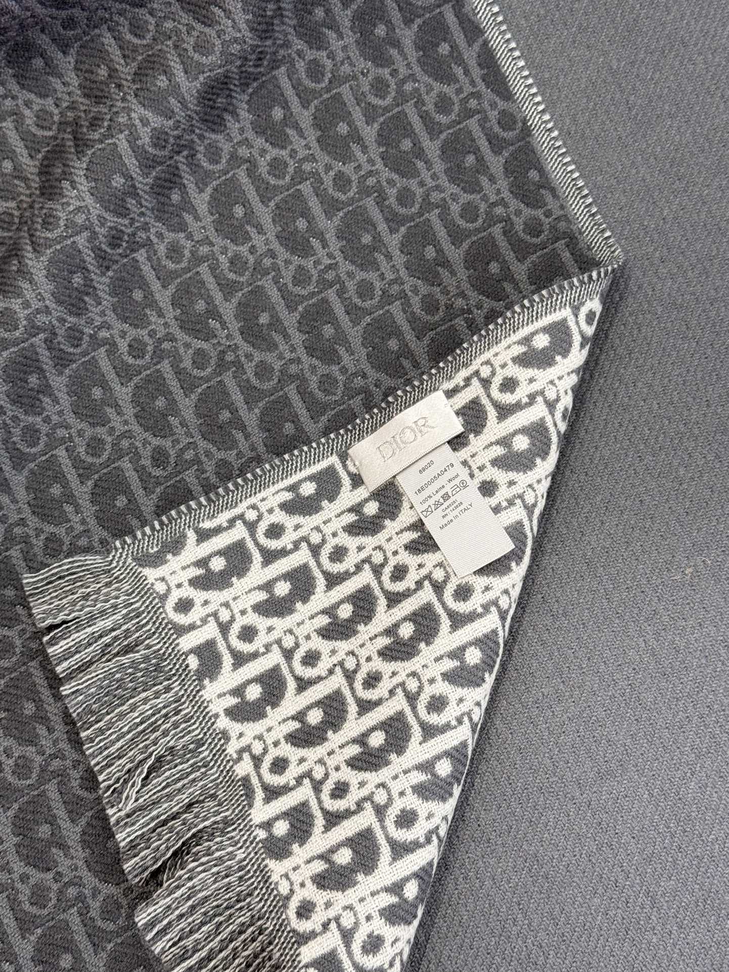 DIOR SCARF