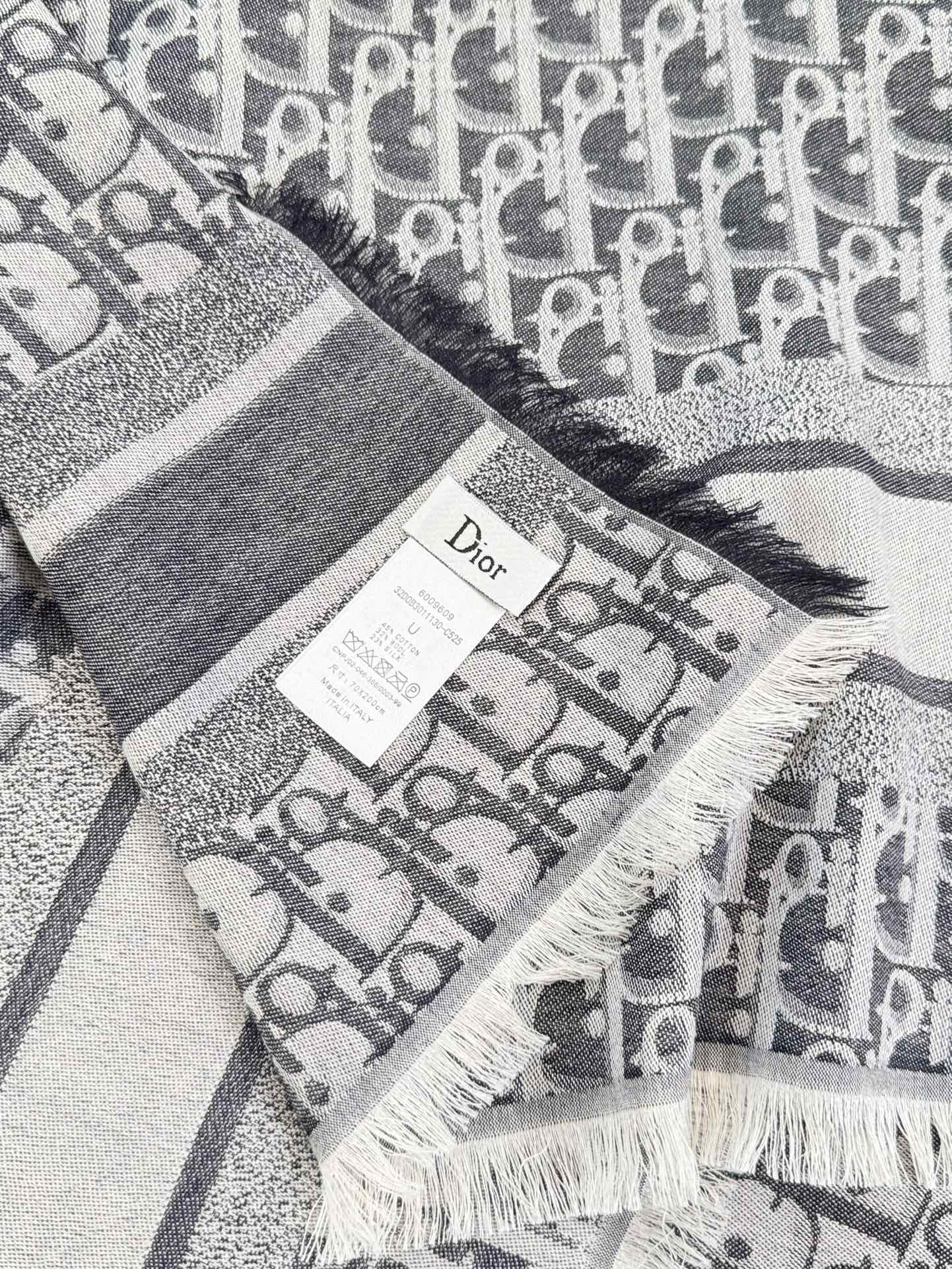 DIOR SCARF