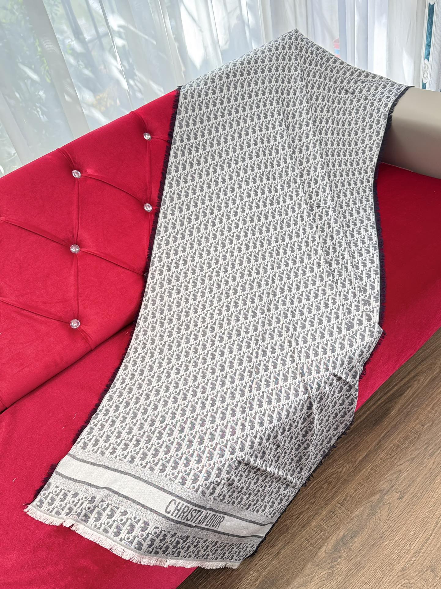 DIOR SCARF