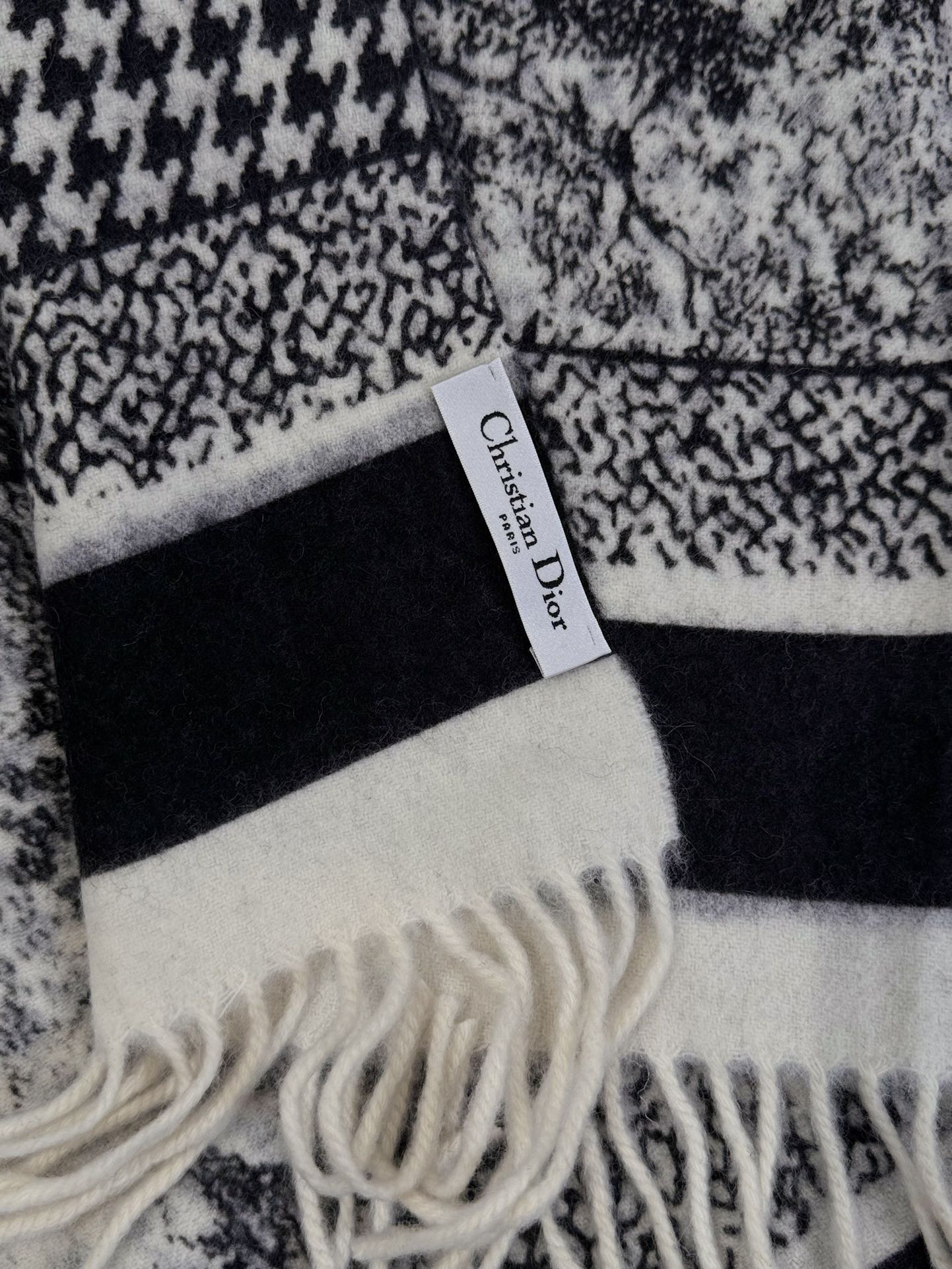 DIOR SCARF