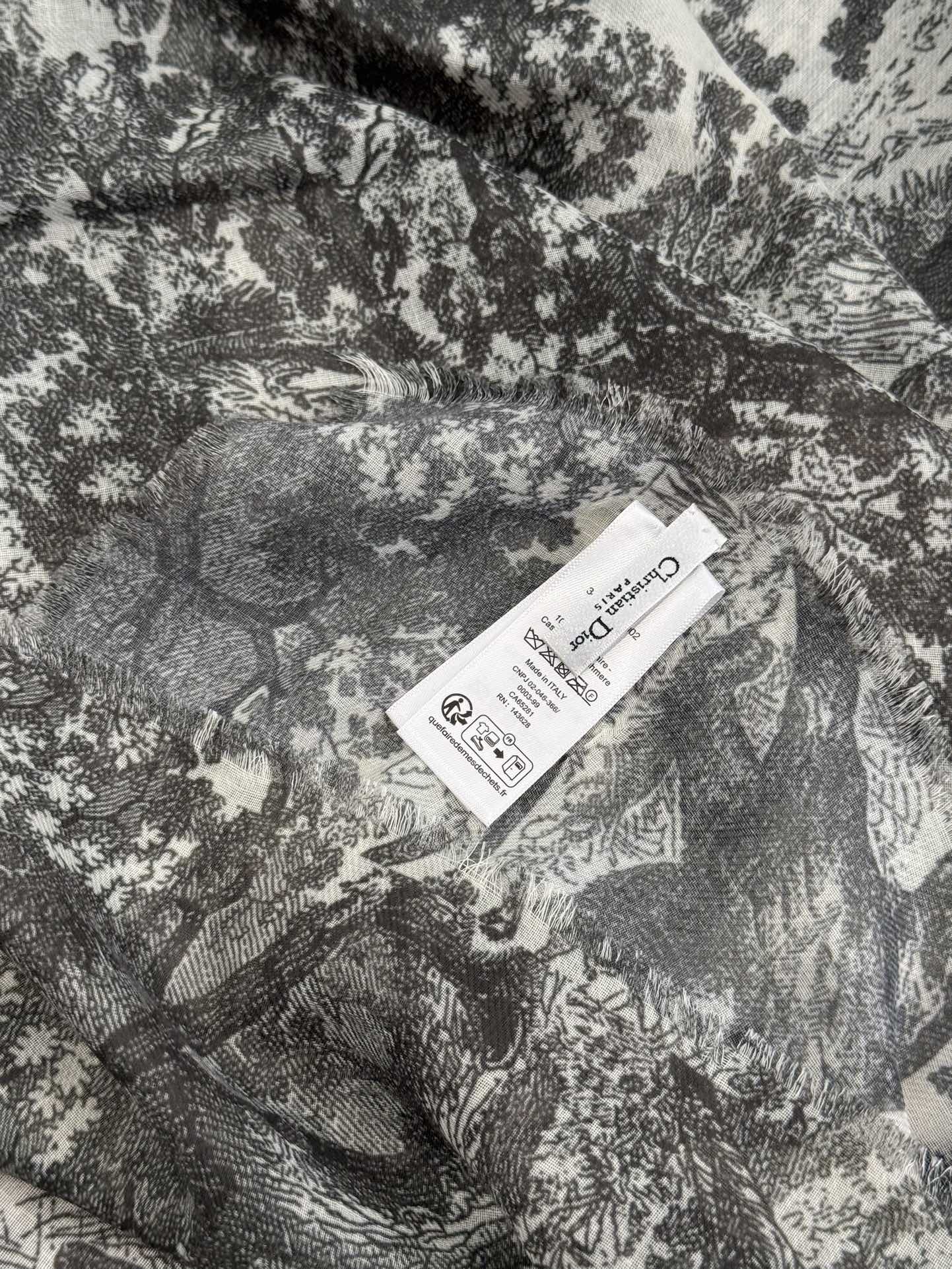 DIOR SCARF