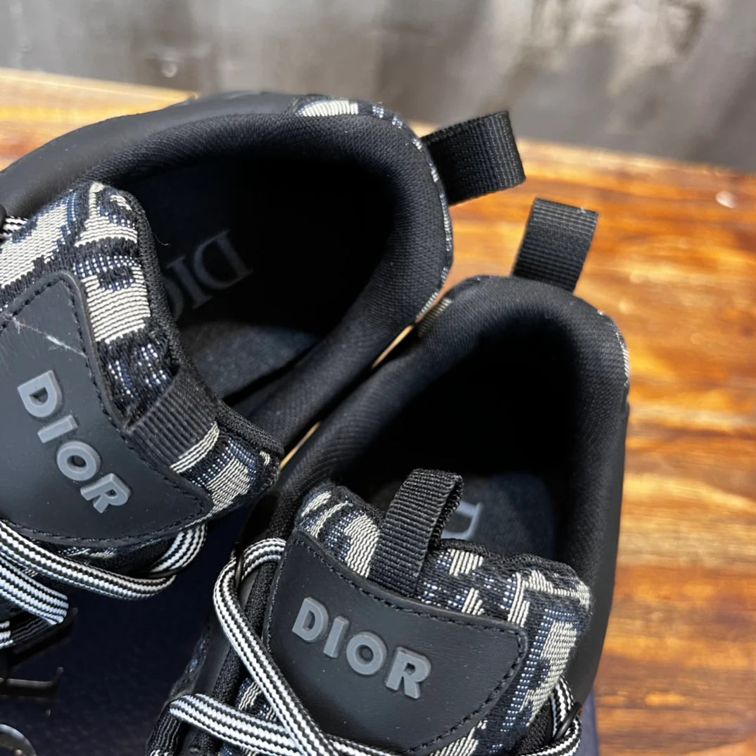 DIOR SNEAKER