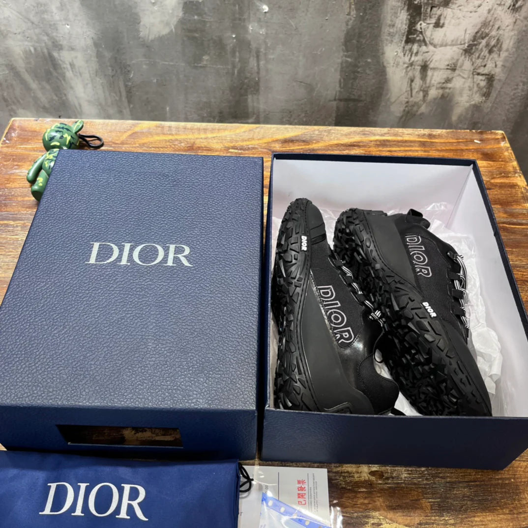 DIOR SNEAKER