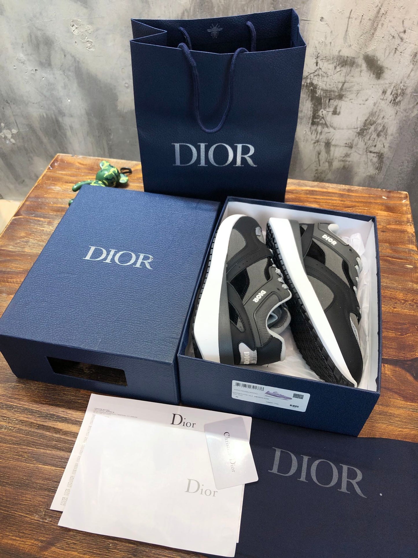 DIOR SNEAKER