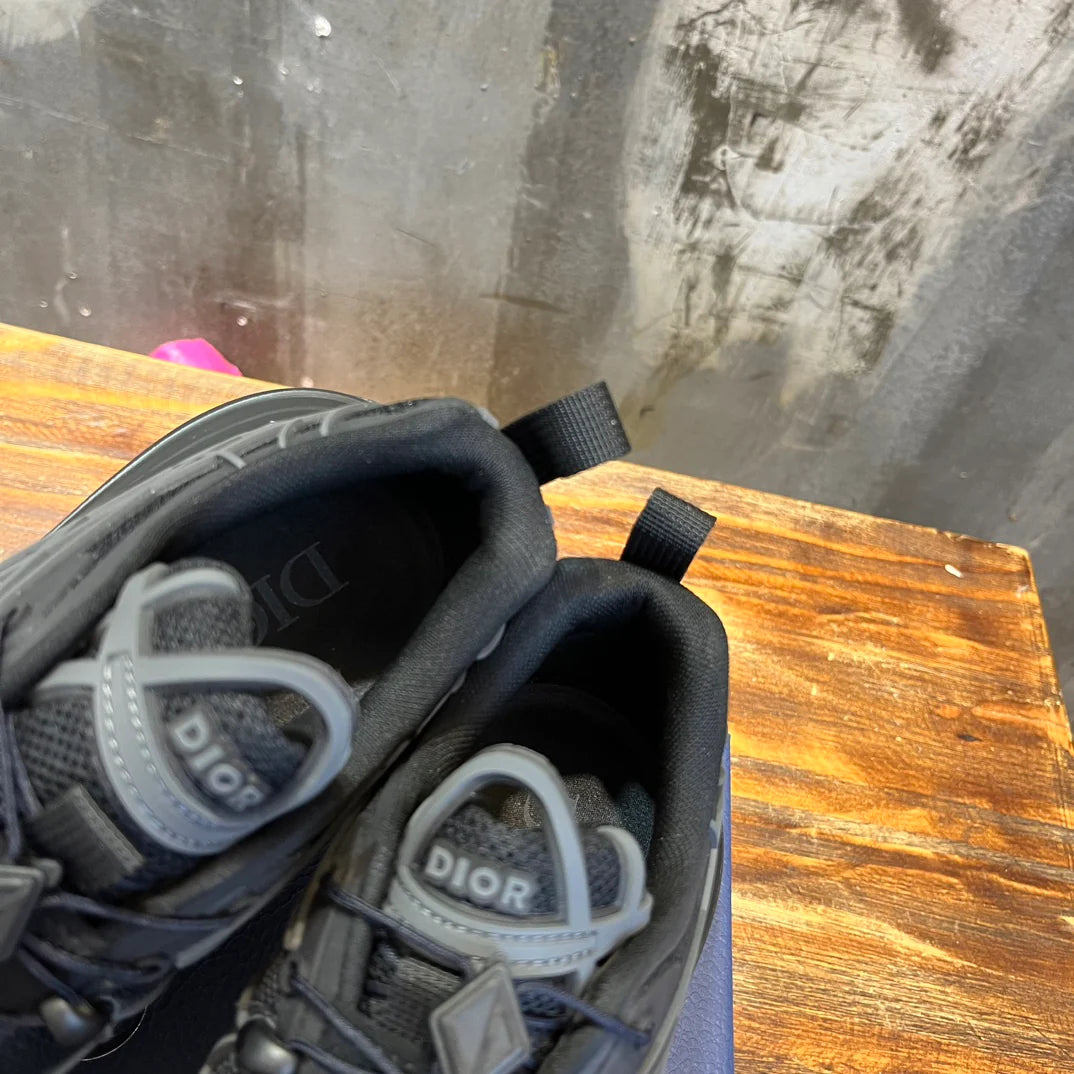 DIOR SNEAKER