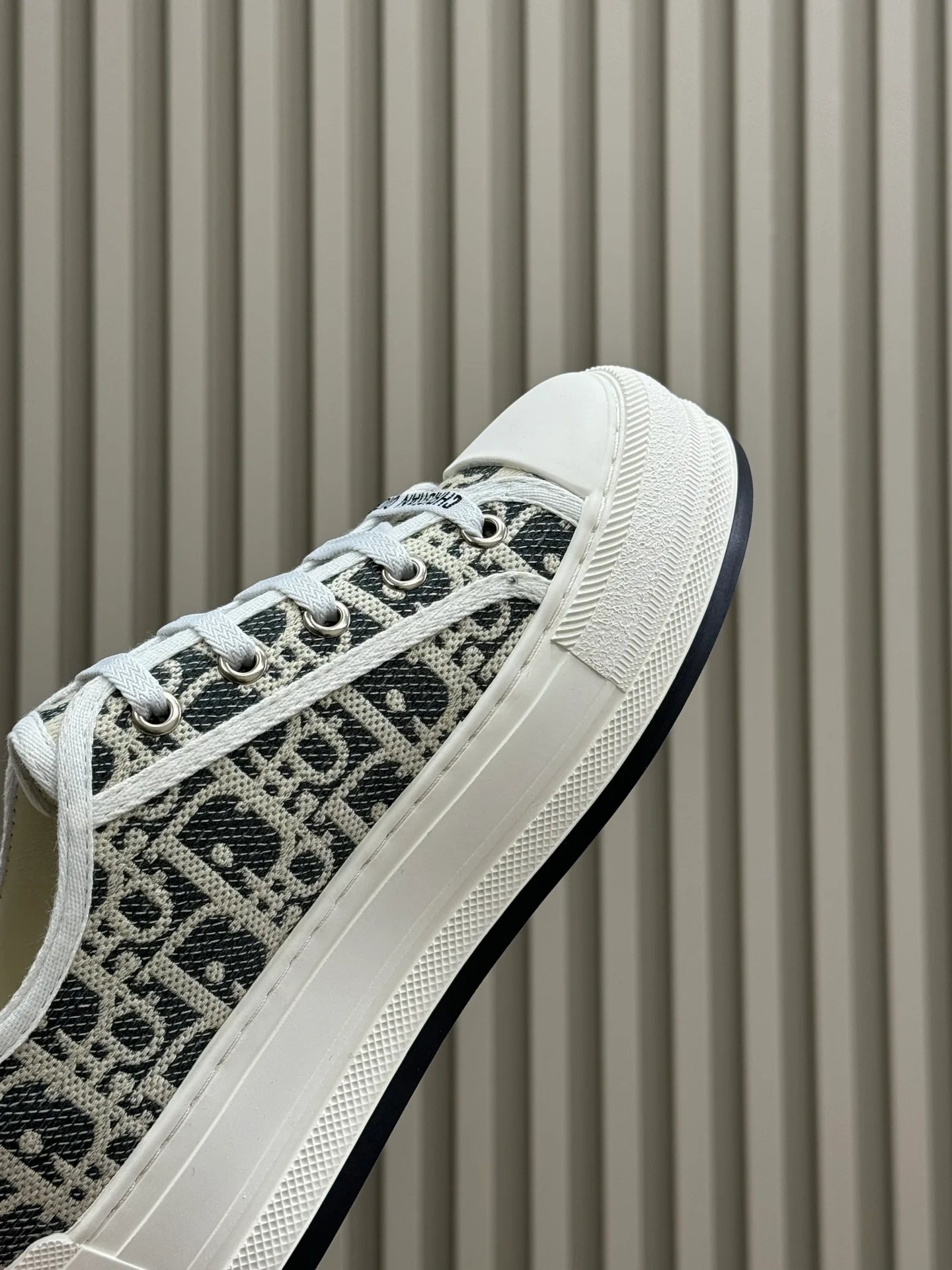 DIOR SNEAKER