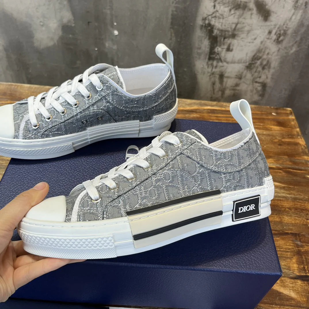 DIOR SNEAKER