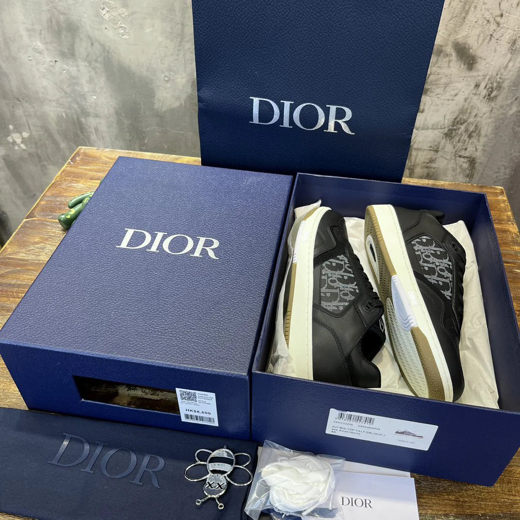 DIOR SNEAKER