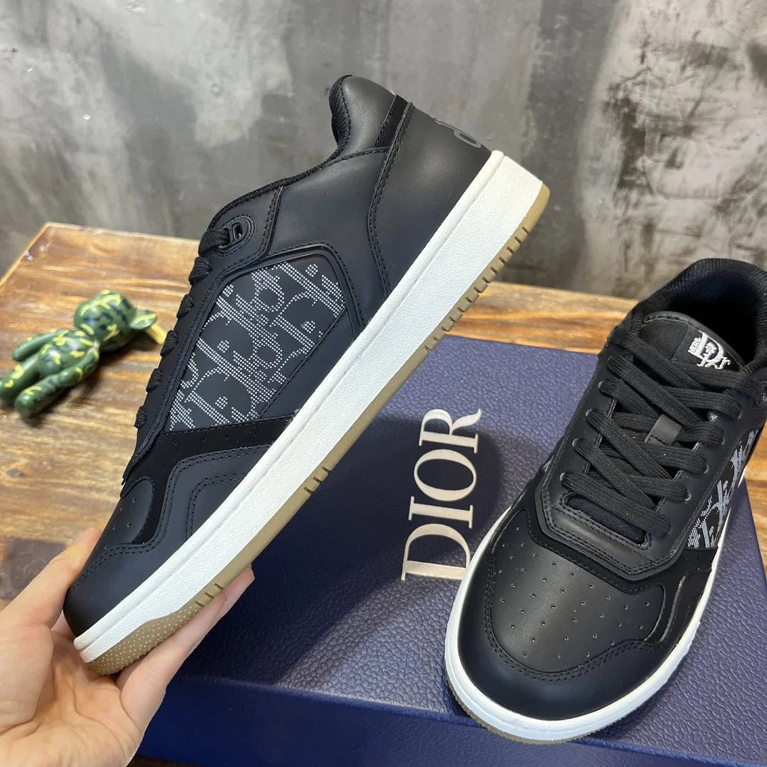 DIOR SNEAKER
